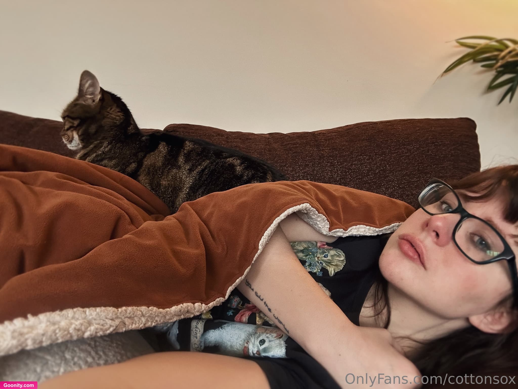 Alice CottonSox on OnlyFans - Sad Post Warning, cat diedLoving someone or something is dangerous. Love and trust are not the same thing by any means but they are interwound to some extent; to love someone, a free and independent creature, is to give them a piece your own heart that could so easily be used to hurt you… and you have no choice but to accept the risk of that because, at least for me, you don’t get to choose who you fall in love with. I have been deliberately hurt many times by people I loved; it left me terrifie
