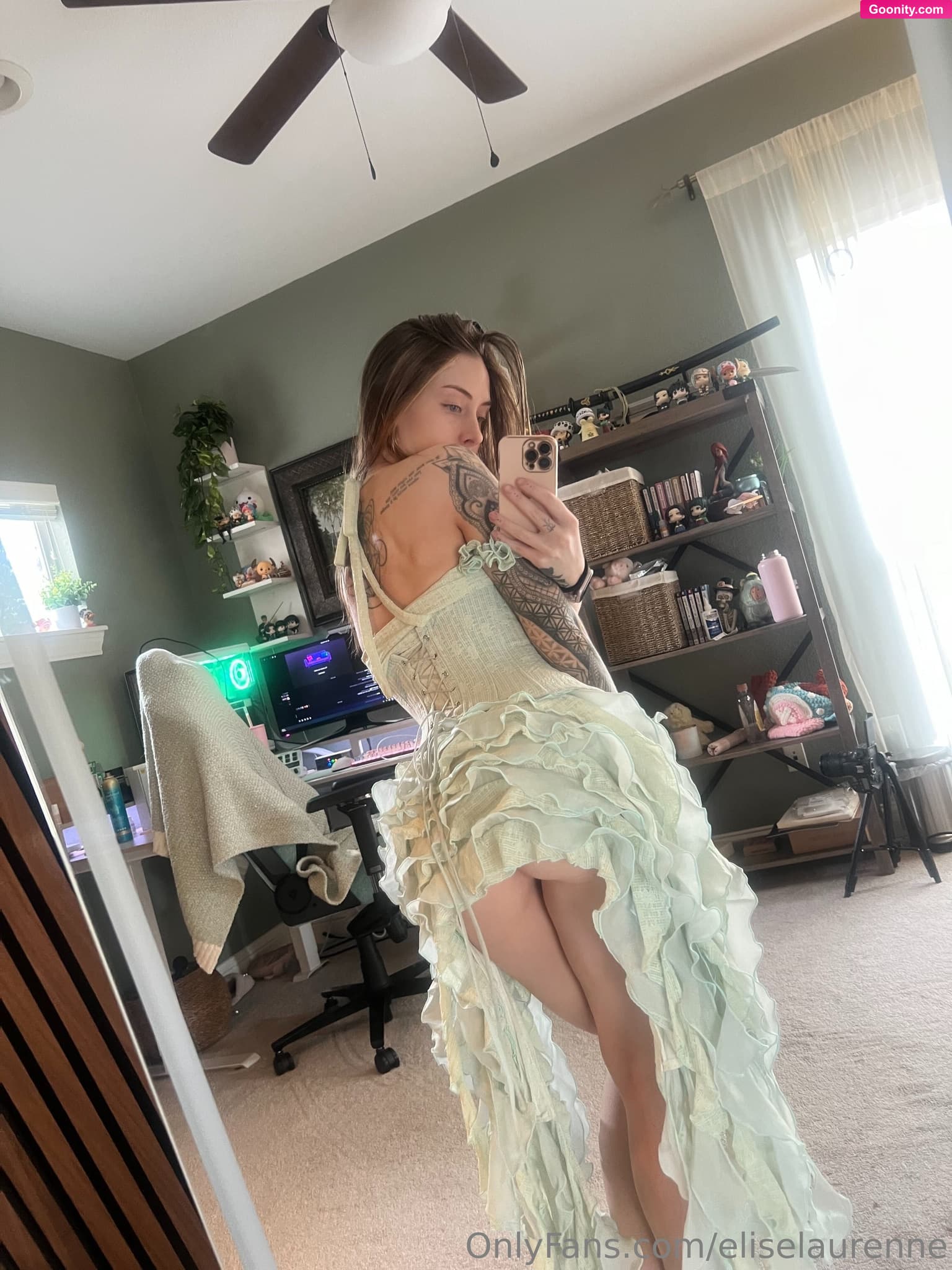 Elise Laurenne on OnlyFans - Photo 93