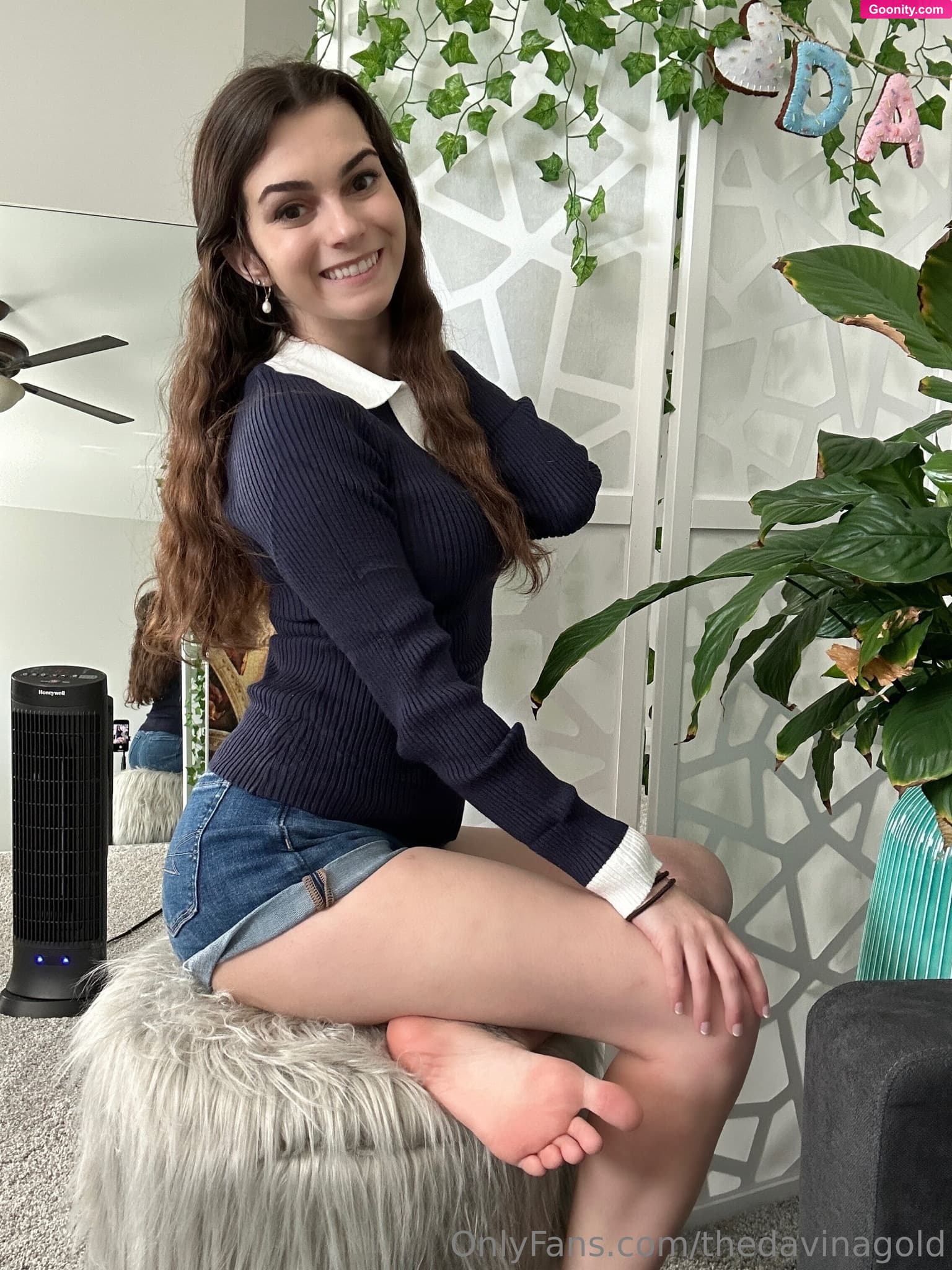 Davina✨ on OnlyFans - I see you like to look at my feet