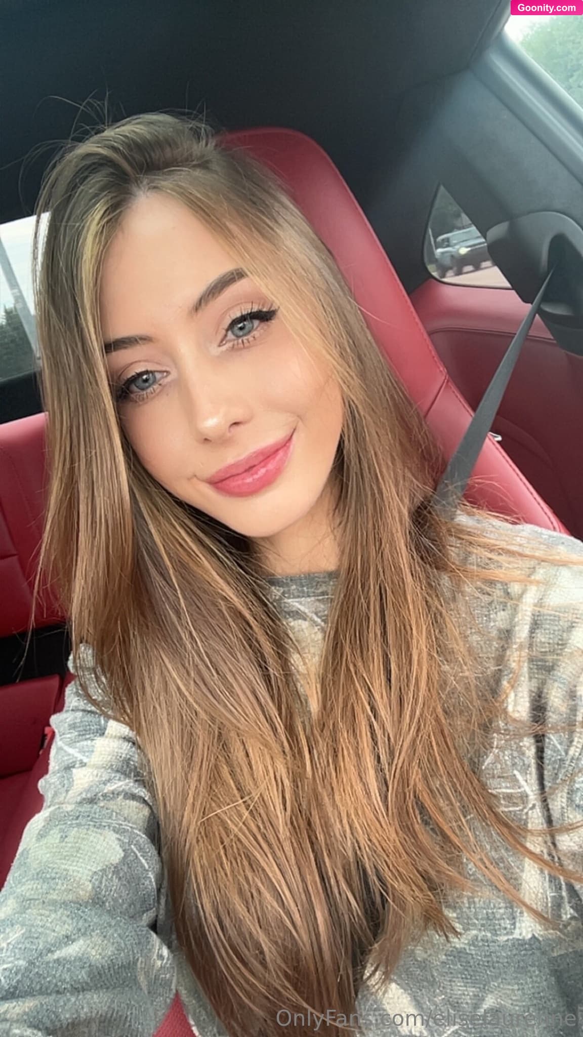 Elise Laurenne on OnlyFans - Photo 111