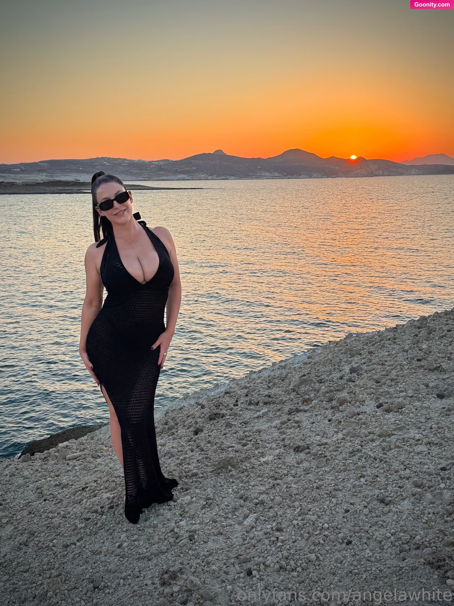 ANGELA WHITE on OnlyFans - Take me back to paradise 🌺