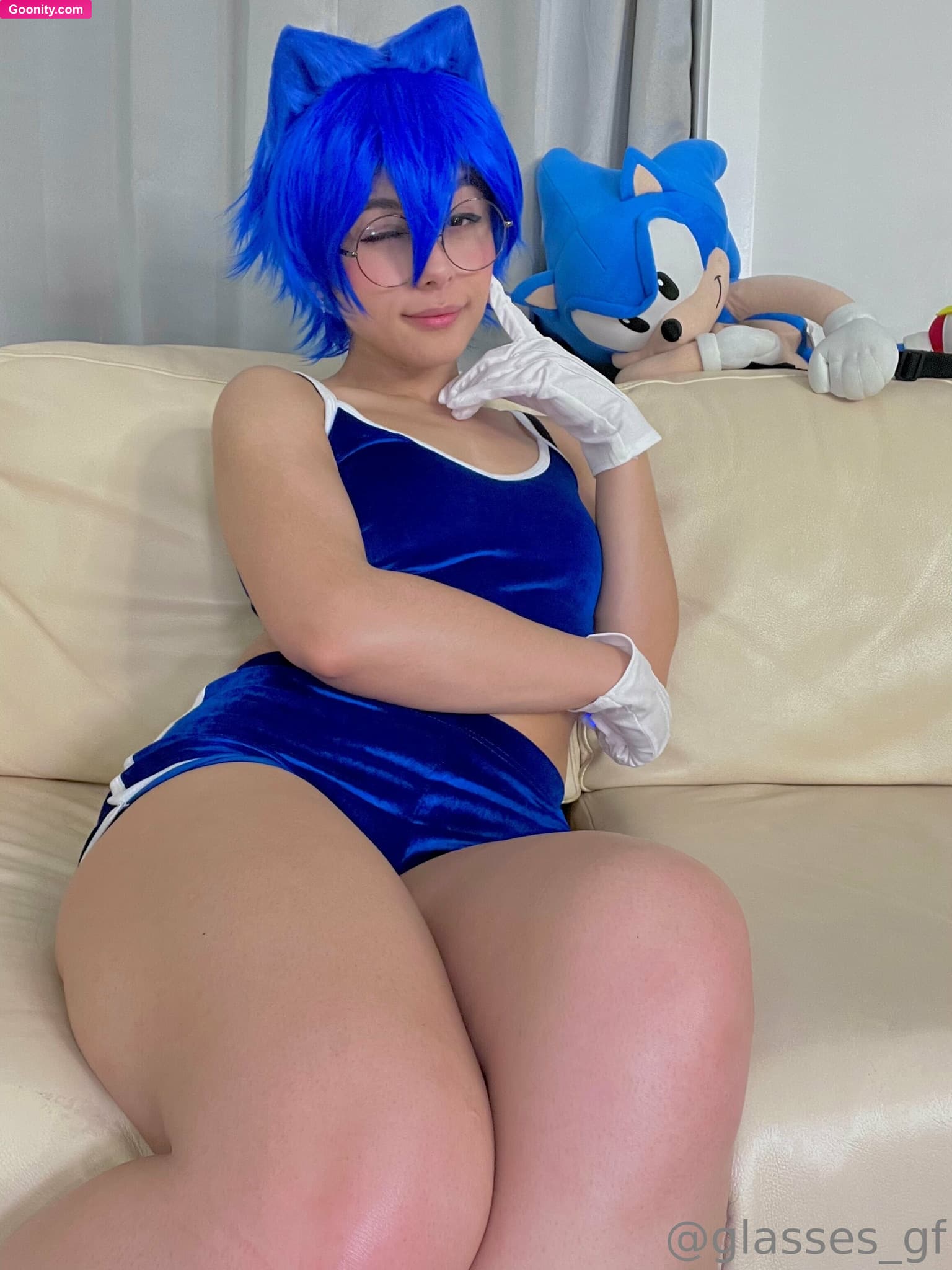 Glasses GF on OnlyFans - sonic cosplay 👀 if y’all like these i could always do more..