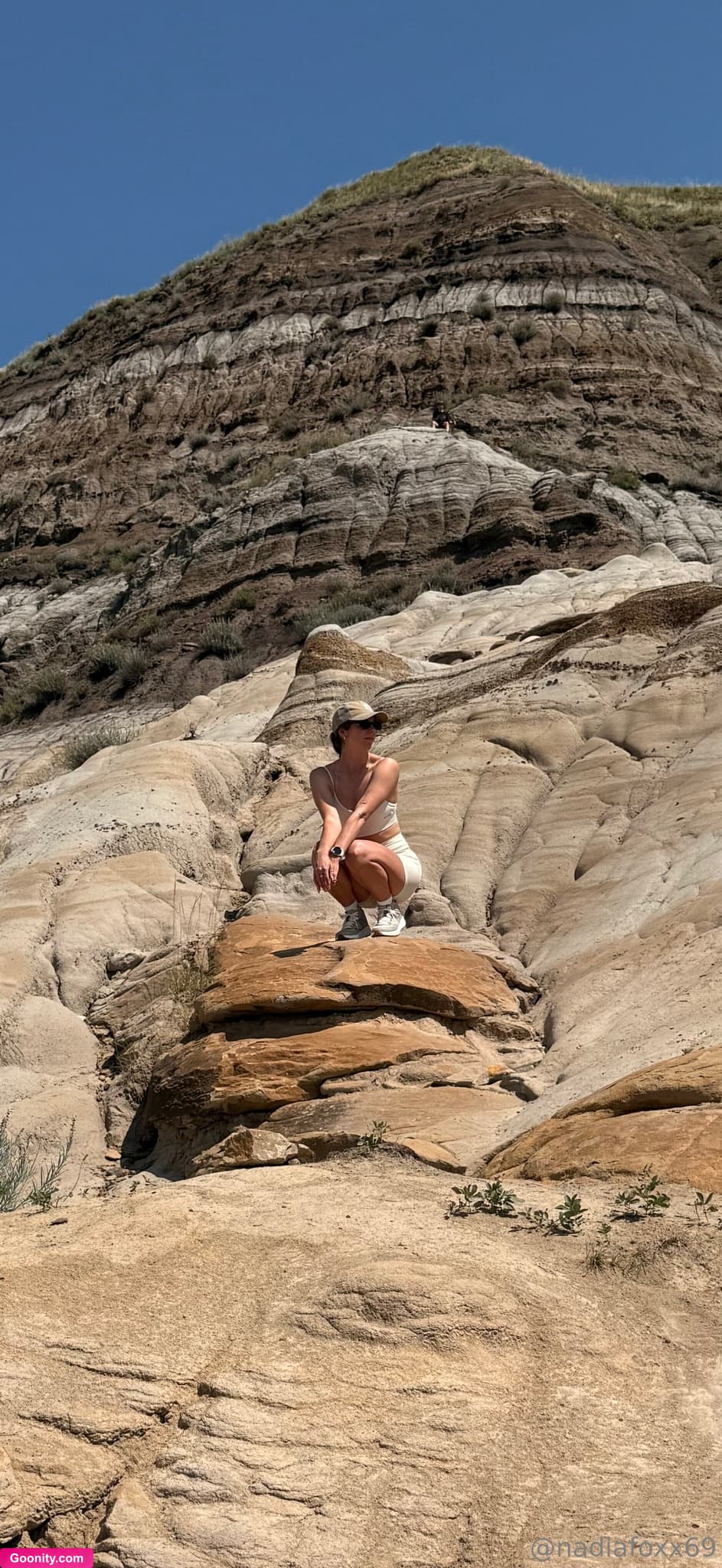 Nadia Foxx 🦊 on OnlyFans - This is bringing me back to when I wanted to be a palaeontologist growing up 🦖🦖🦖. What’s your favourite dinosaur?