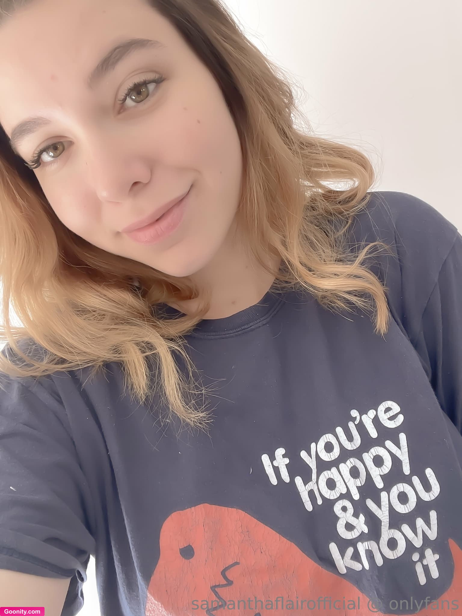 Samantha Flair on OnlyFans - T-shirt and tits