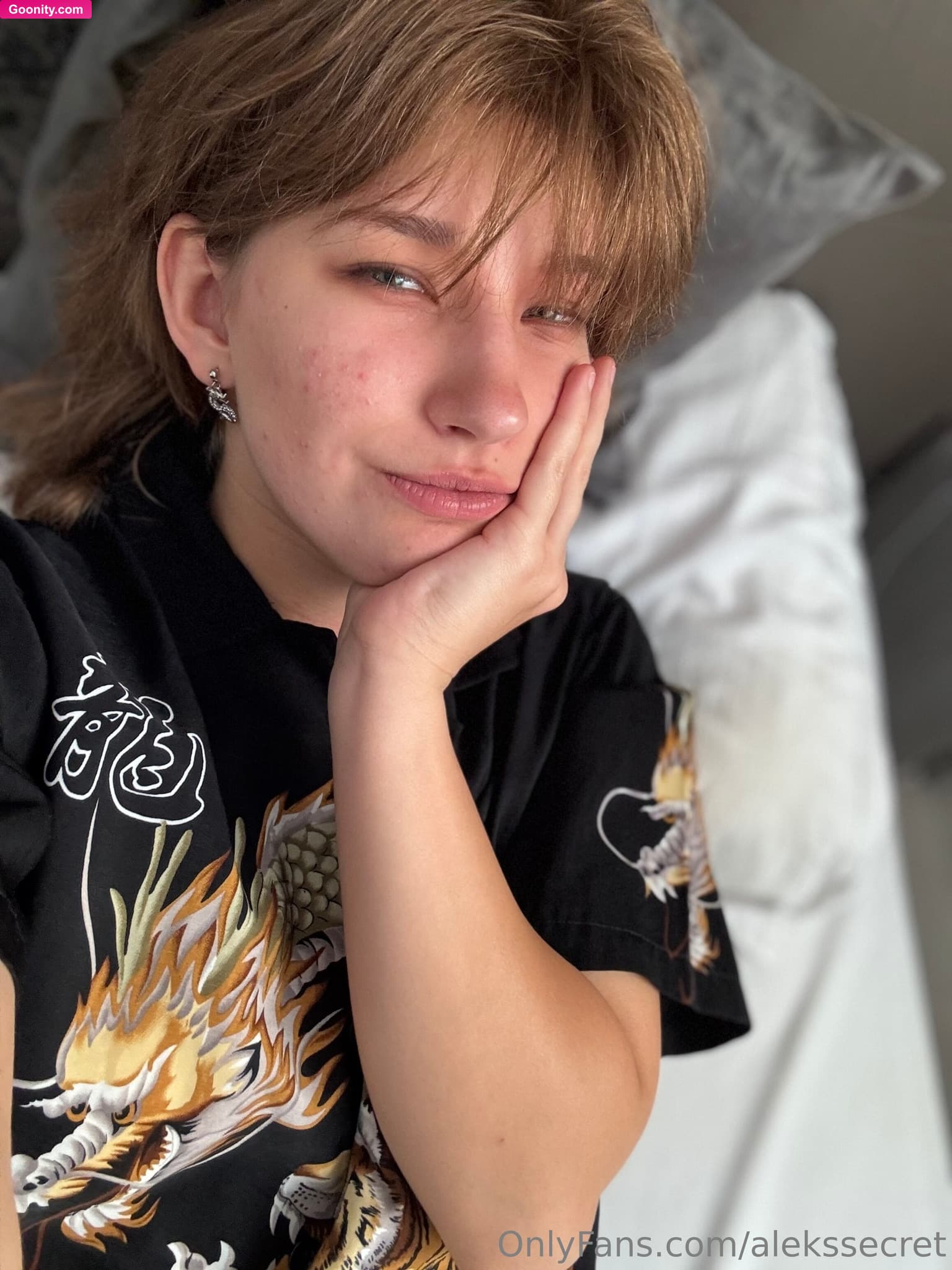 Aleks 🧸 on OnlyFans - Bed’s too comfy and I’m feeling too good to move 💋Wanna come..