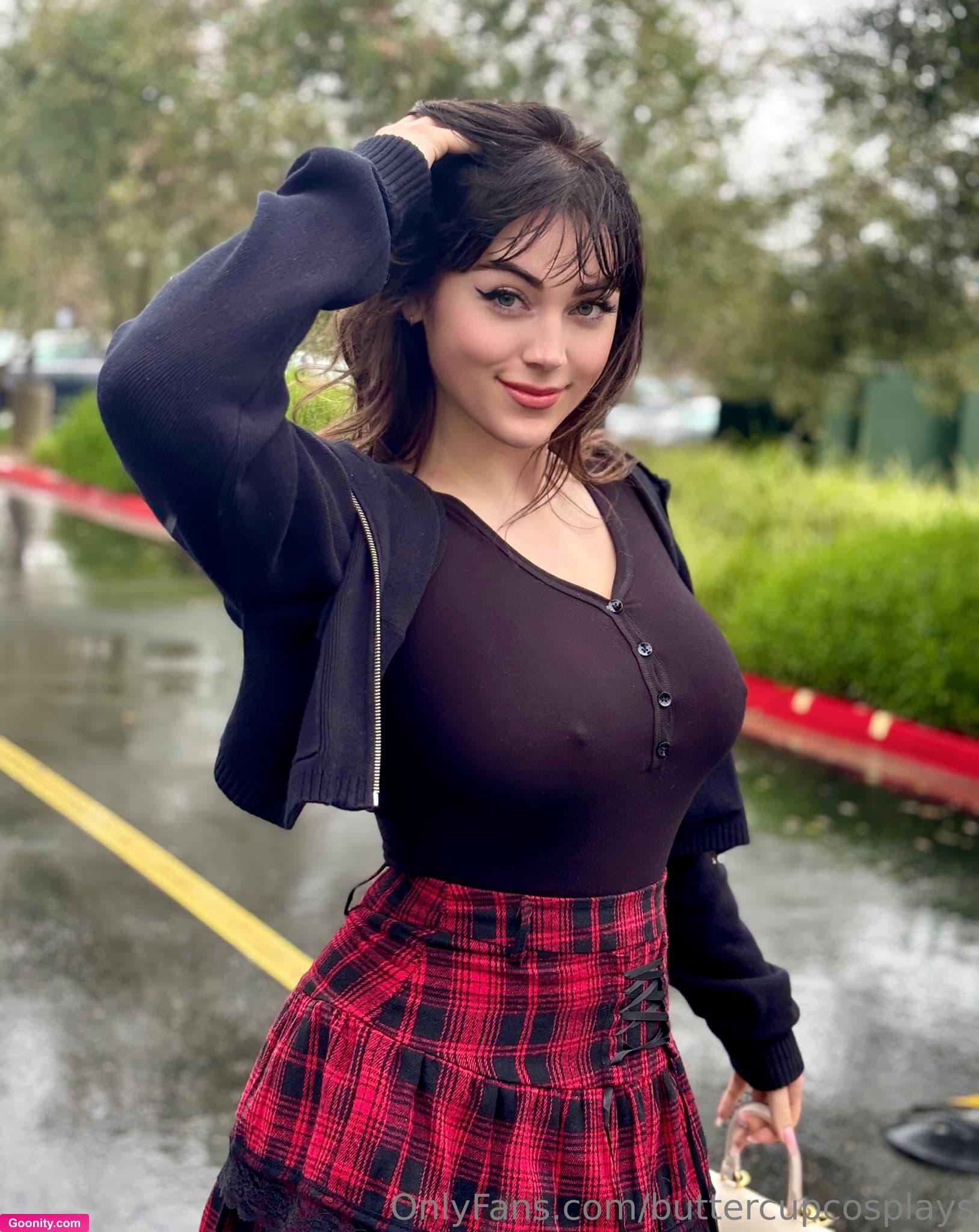 Buttercup Cosplays on OnlyFans - do you prefer no bra? 😇