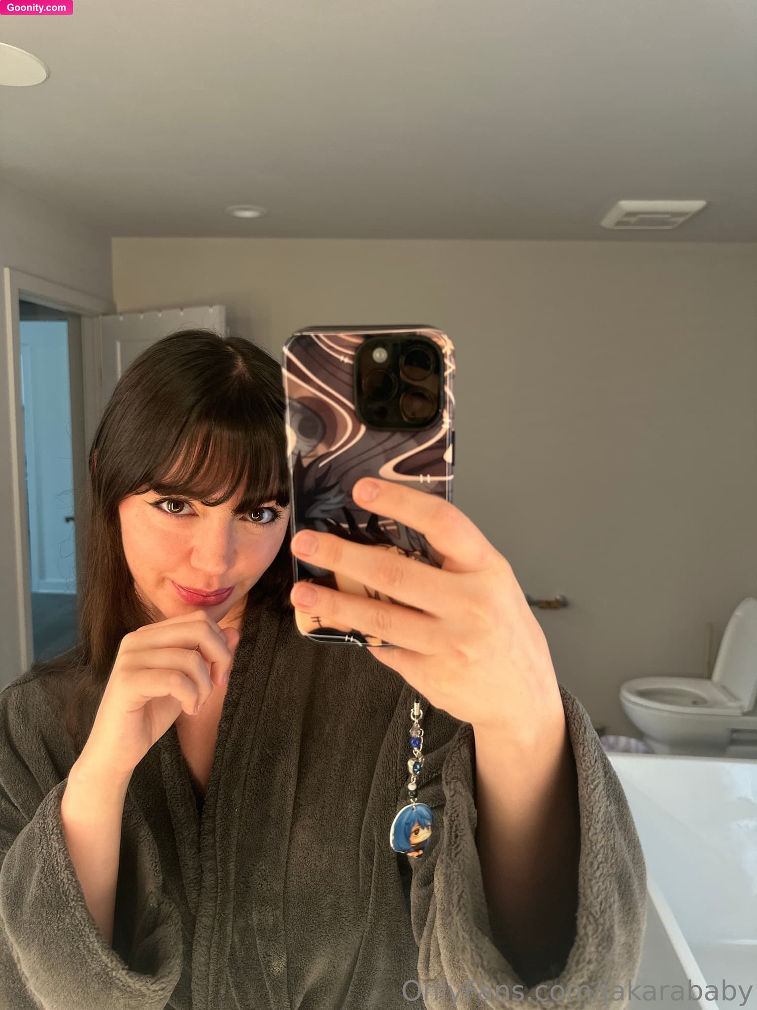 Athena 🖤 on OnlyFans - who else likes massages?