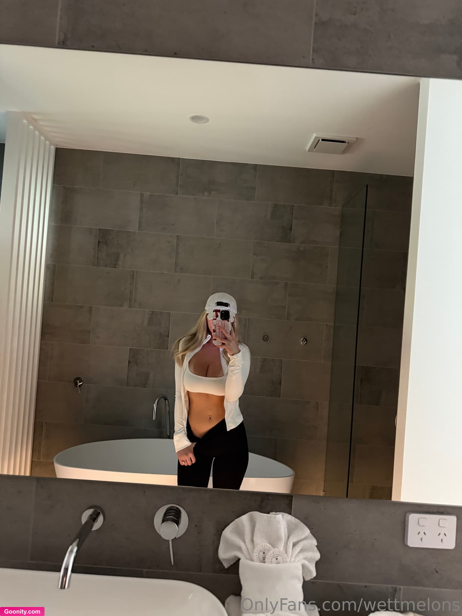 Wettmelons on OnlyFans - if you want me to take my pants off completely you're going ..