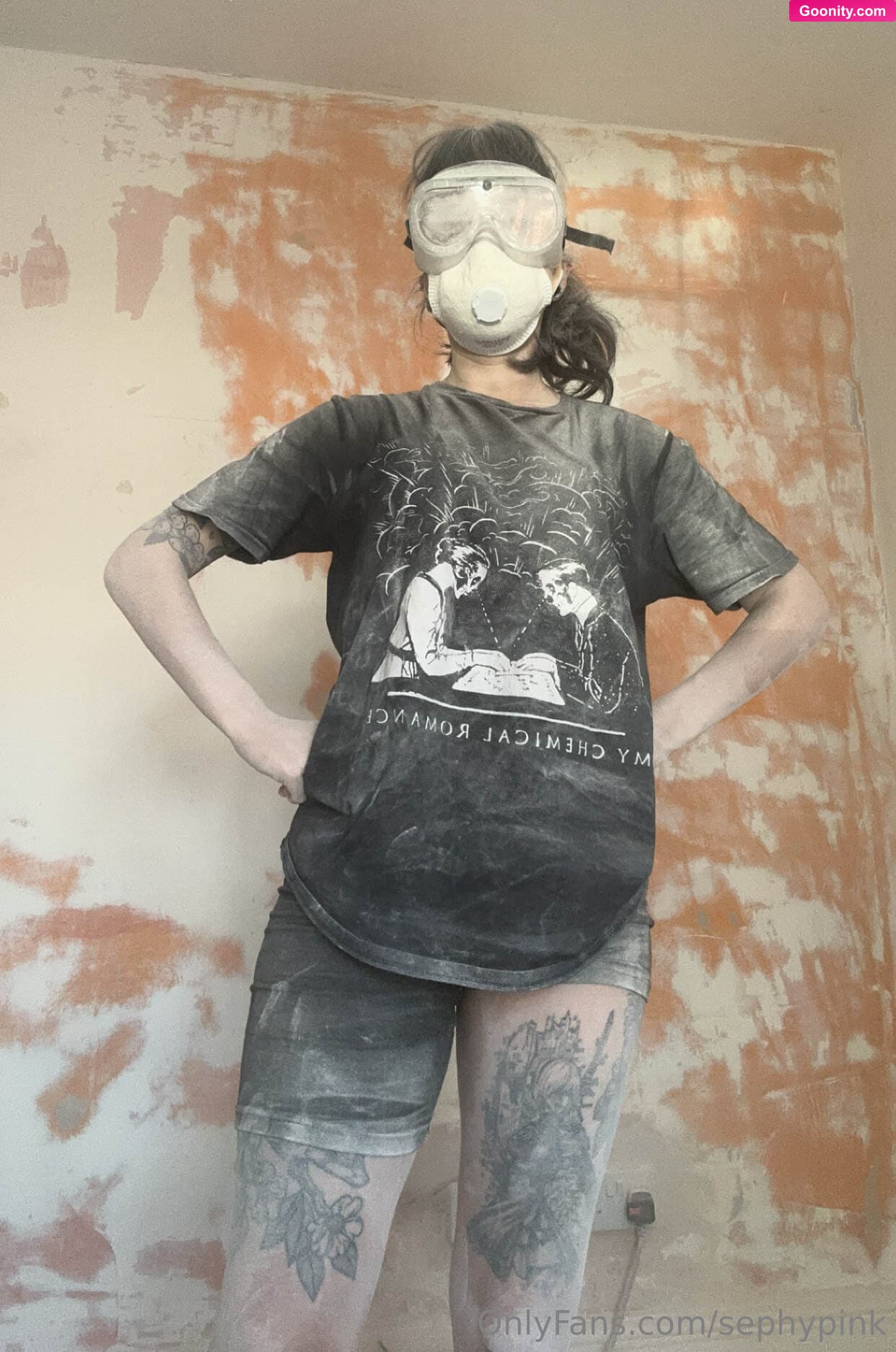 Persephone Pink ♥ on OnlyFans - Oh yeah baby we're at the moving photos... Sanding this room nearly killed me off for real (I didn't realise you had to change face masks so often OOPS), but now it's my office + where I stream from hehe