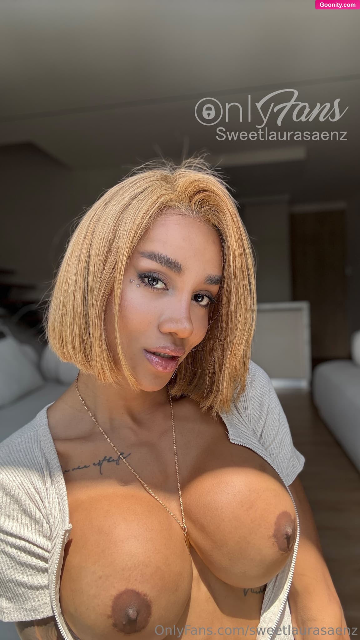 Laura Saenz on OnlyFans - See u in Chaturbate octuber 19th 😍
