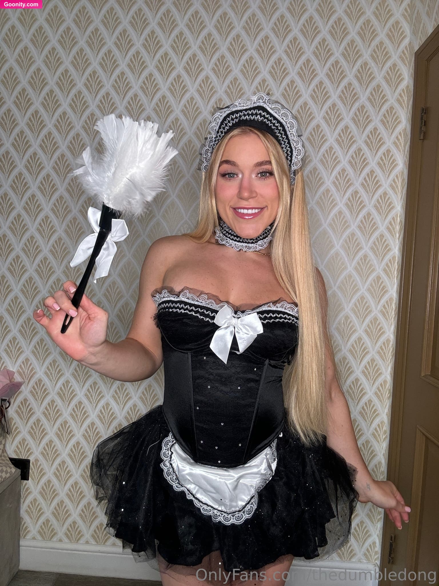 ELLE BROOKE 🇬🇧 on OnlyFans - I heard you’re a dirty boyyy🥵