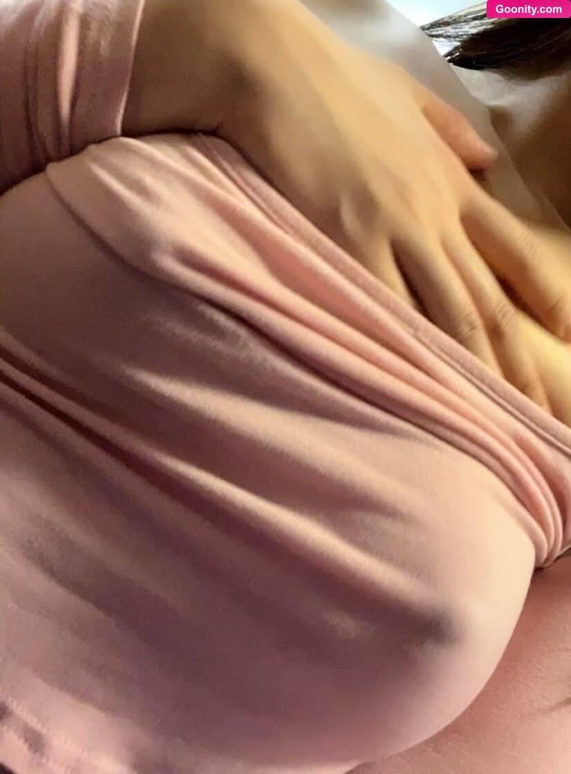 애프리 Applee on OnlyFans - 요앞에 편의점 갈땐 브라안하구 나가구싶당!!🙈ㅎㅎ 영상은 디엠으로 보낼께요❤️ 오늘은 저녁에 스케줄이 ..