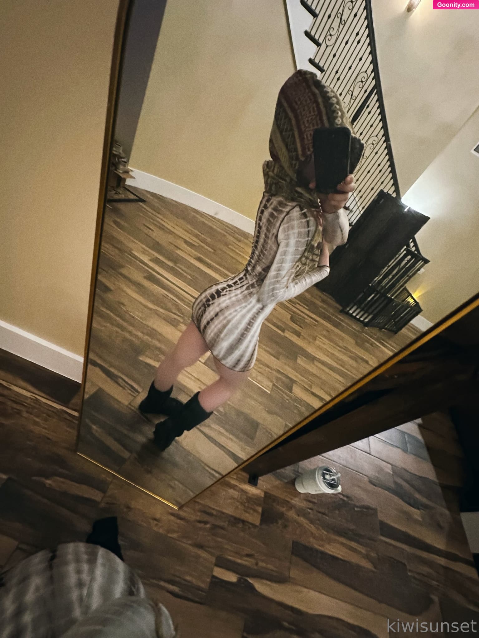 Kiwi Sunset on OnlyFans - tried on some clothes for funnn ~thought i’d share an outfit i liked!