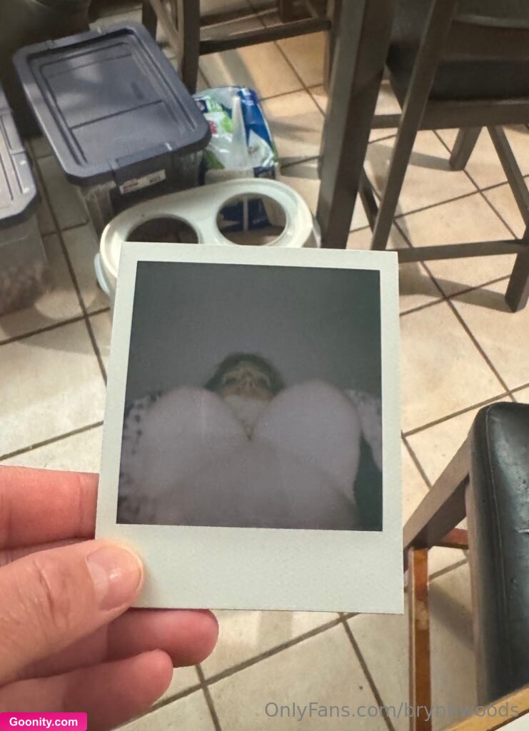 Brynn Woods on OnlyFans - When you find old Polaroids of your stepmom. I was thinking ..