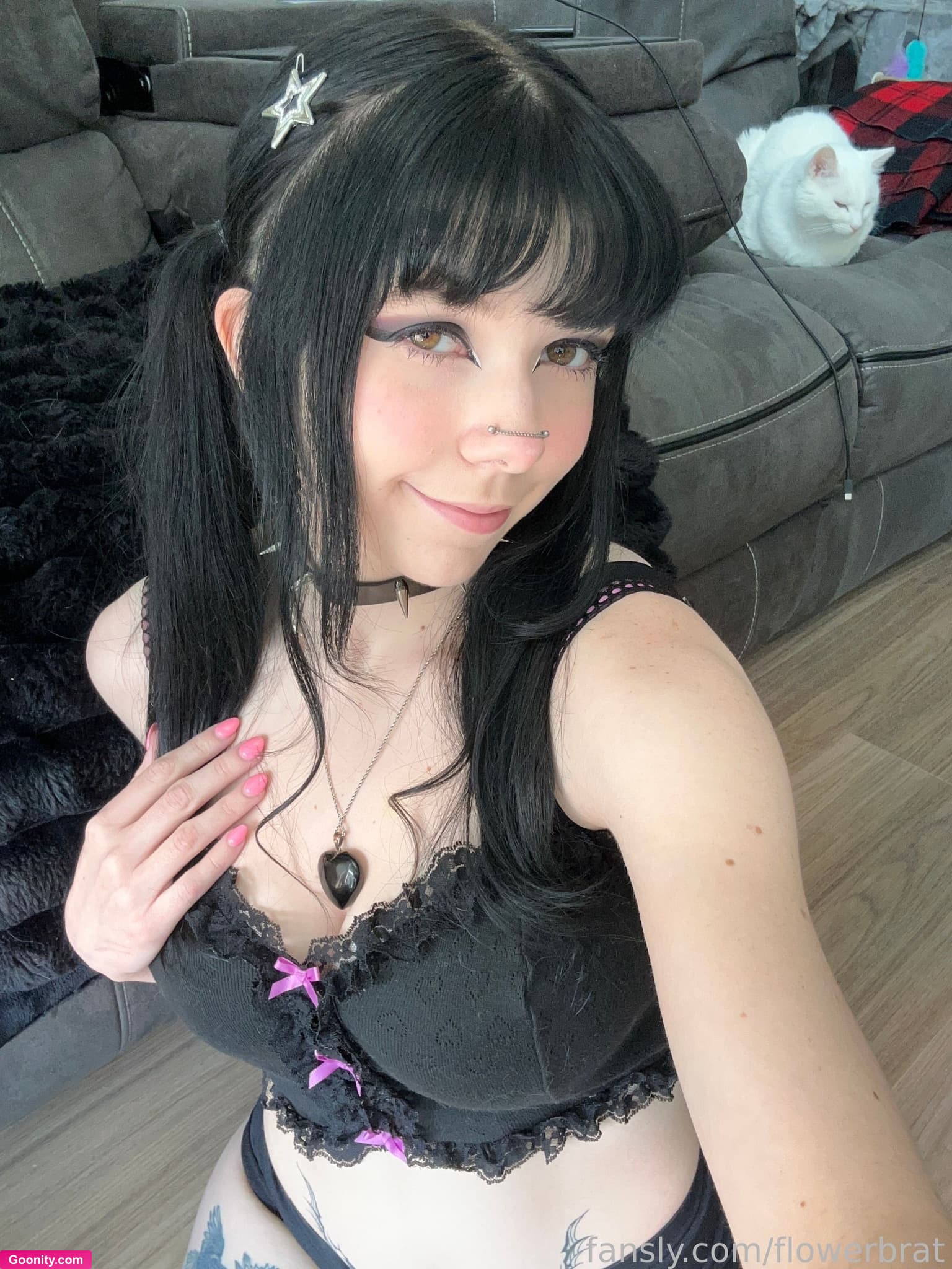Brat on OnlyFans - I feel soo cute in this top 🥰