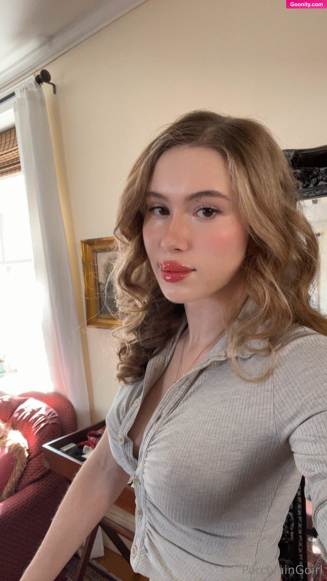 Rosealine on OnlyFans - I can do better than your wife 😏