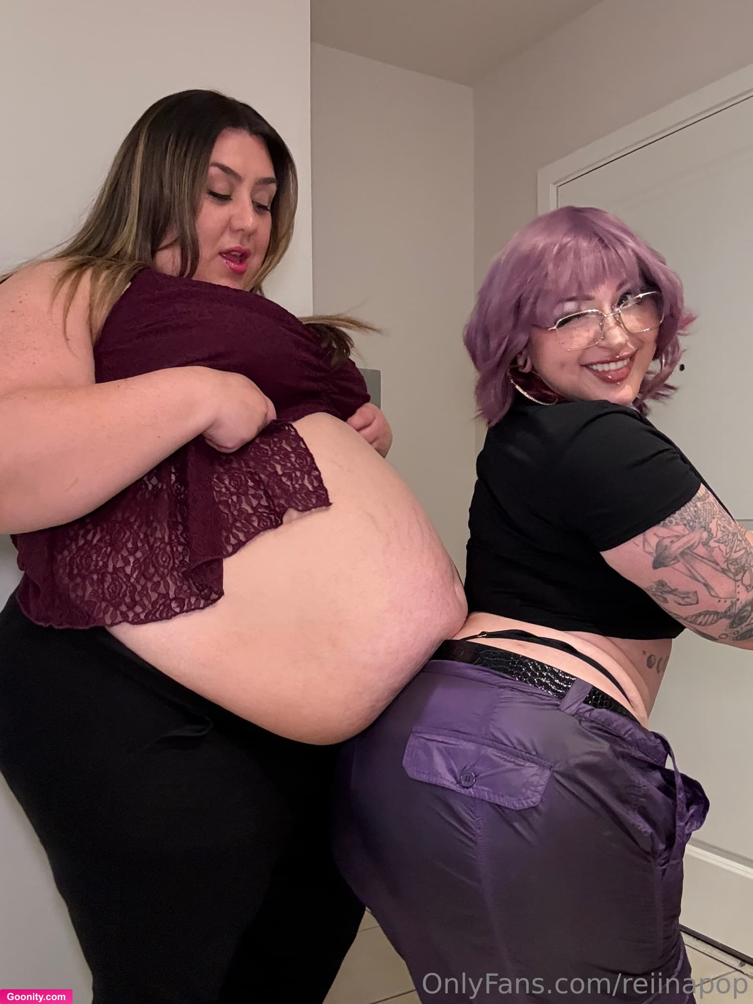 Goddess Reina 🖤😈 on OnlyFans - Here’s some more hot pics of me and Layla - god I miss portillo’s so much!! The blueberry photo set/videos and gantz cosplay photos/videos are still coming btw - I have 2 more days to get all our stuff all packed up 😭😭 so it’s the final count down.. on the bright side there will be so much room for activities after all the furniture and stuff is on the way to the new house!