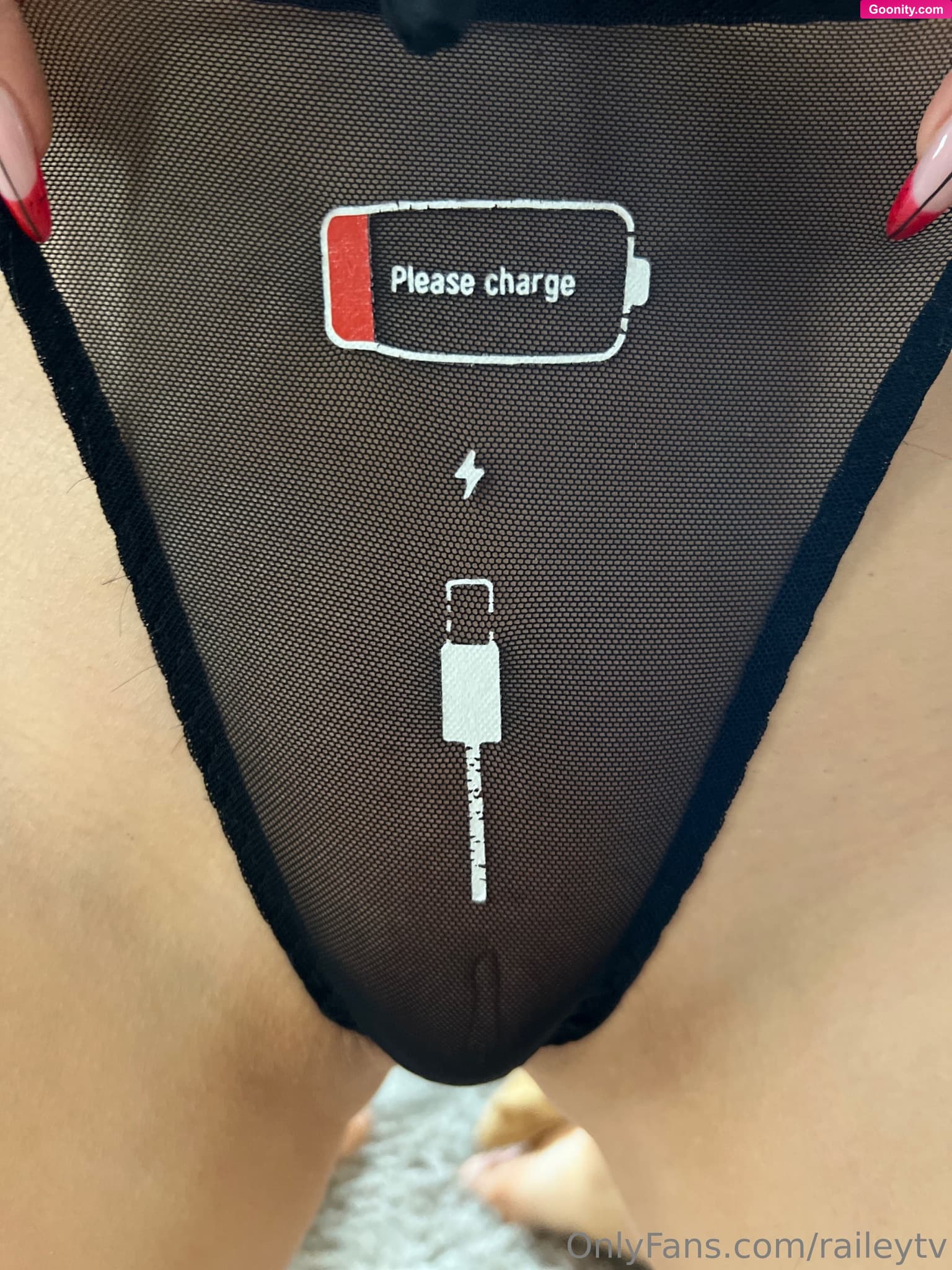 RaileyTV VIP on OnlyFans - My battery should last a whole day now 🤭🤭🤭🤭