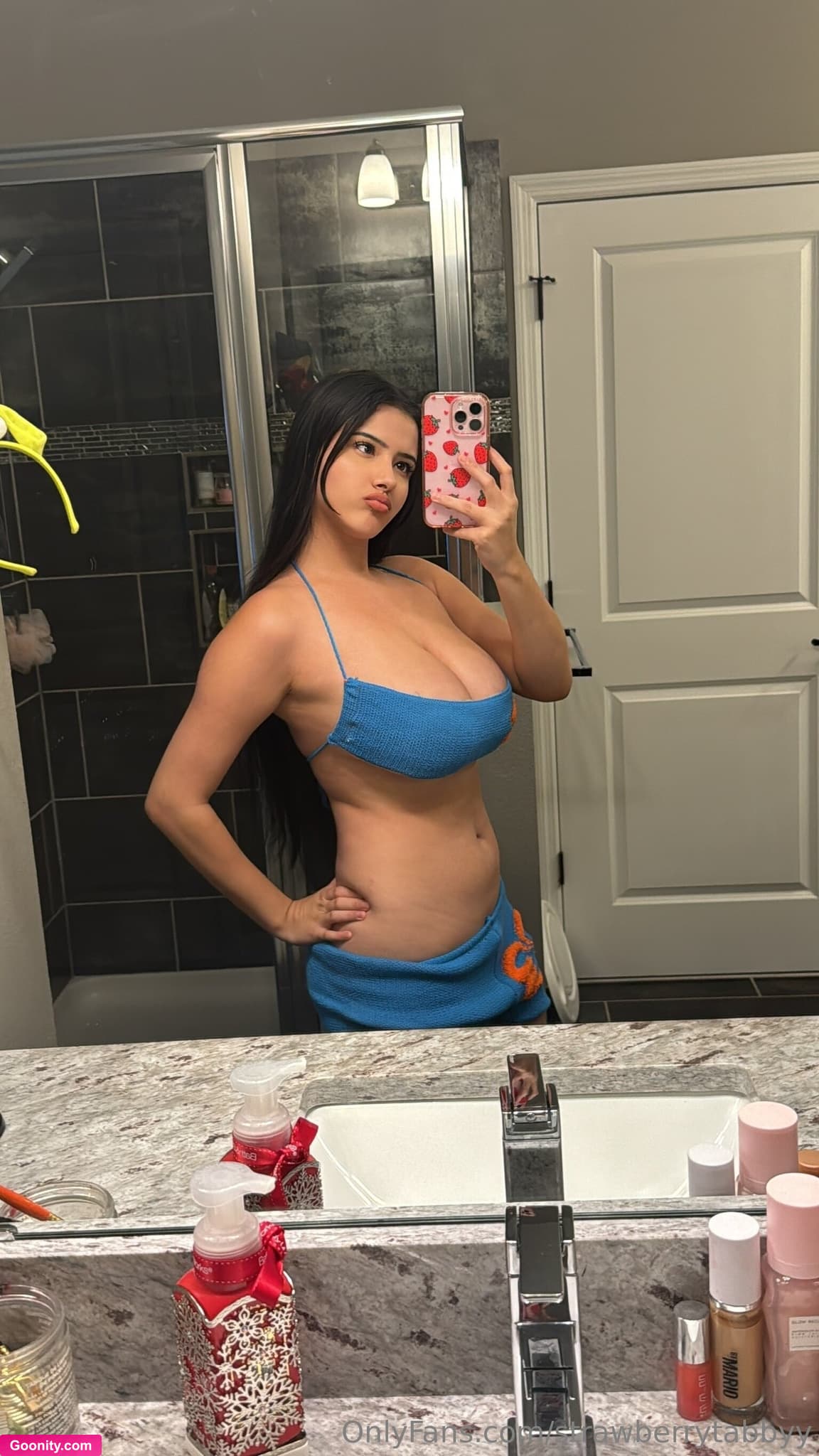 tabby 🍓 on OnlyFans - do you want me? 🥰