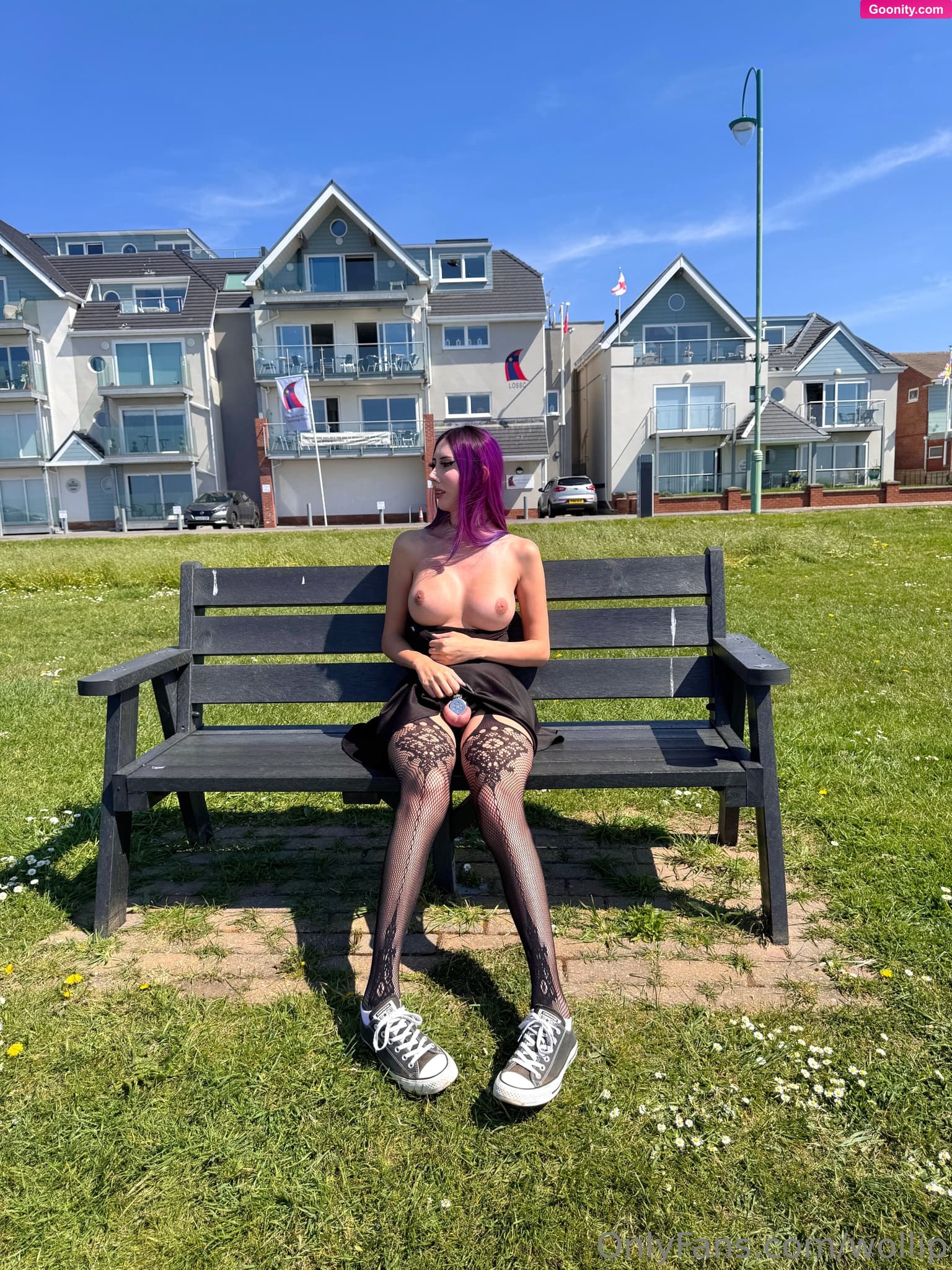 pillow on OnlyFans - hii π€ i have a few pics for you today flashing my flat cage ..