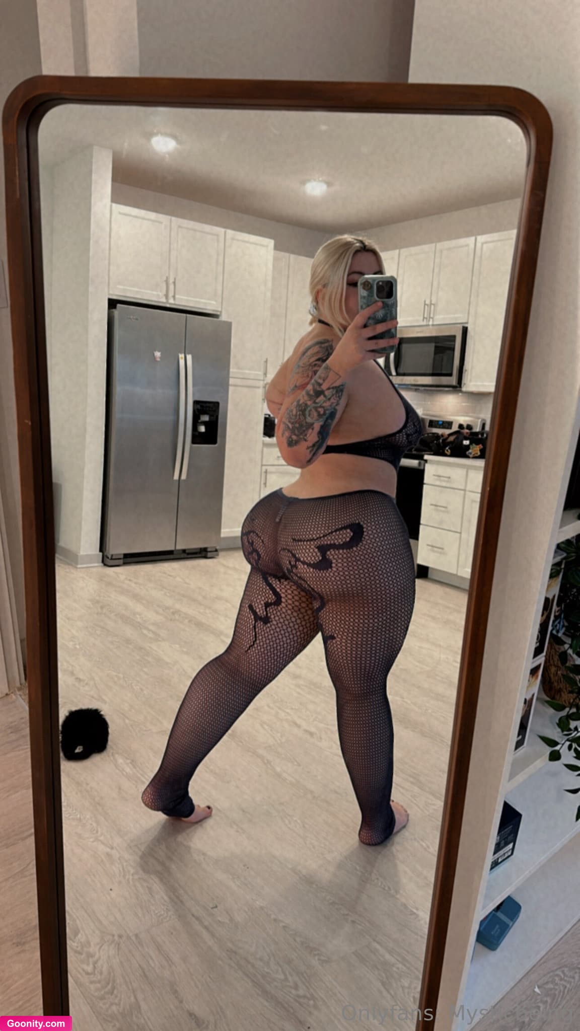 M Y S T I C 👽 on OnlyFans - I want you to tear these fishnets off me 😈