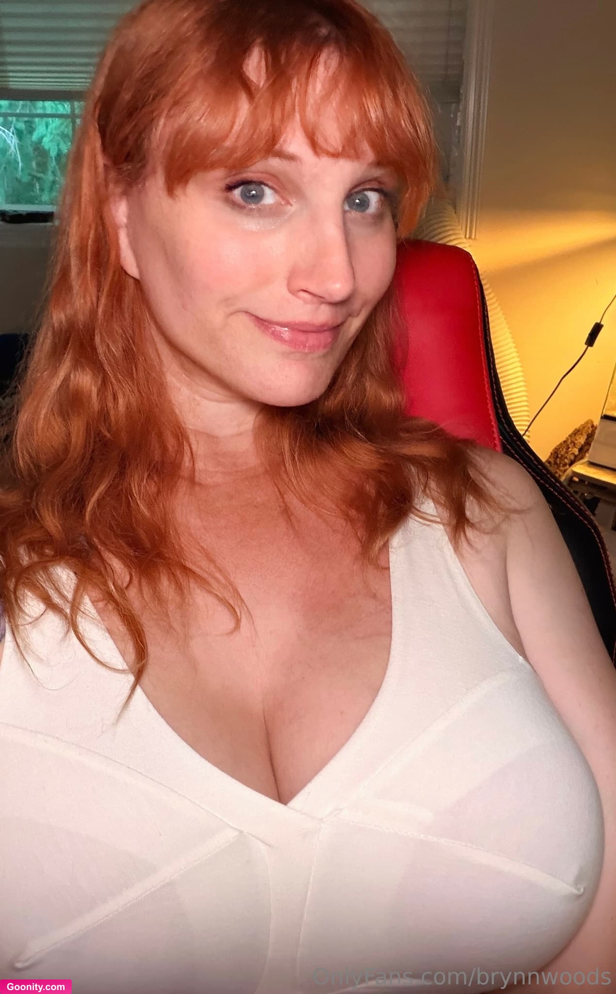 Brynn Woods on OnlyFans - Mommy got a new phone, now you get mommy in 4k!!!
