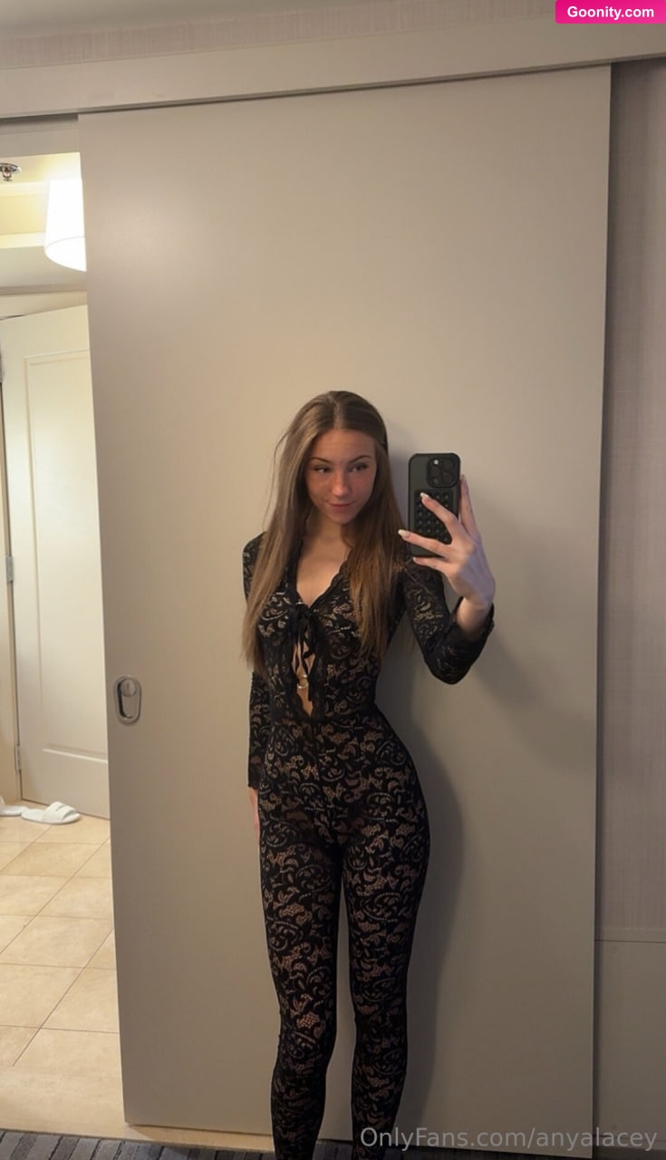 Anya đ€ on OnlyFans - Photo 193
