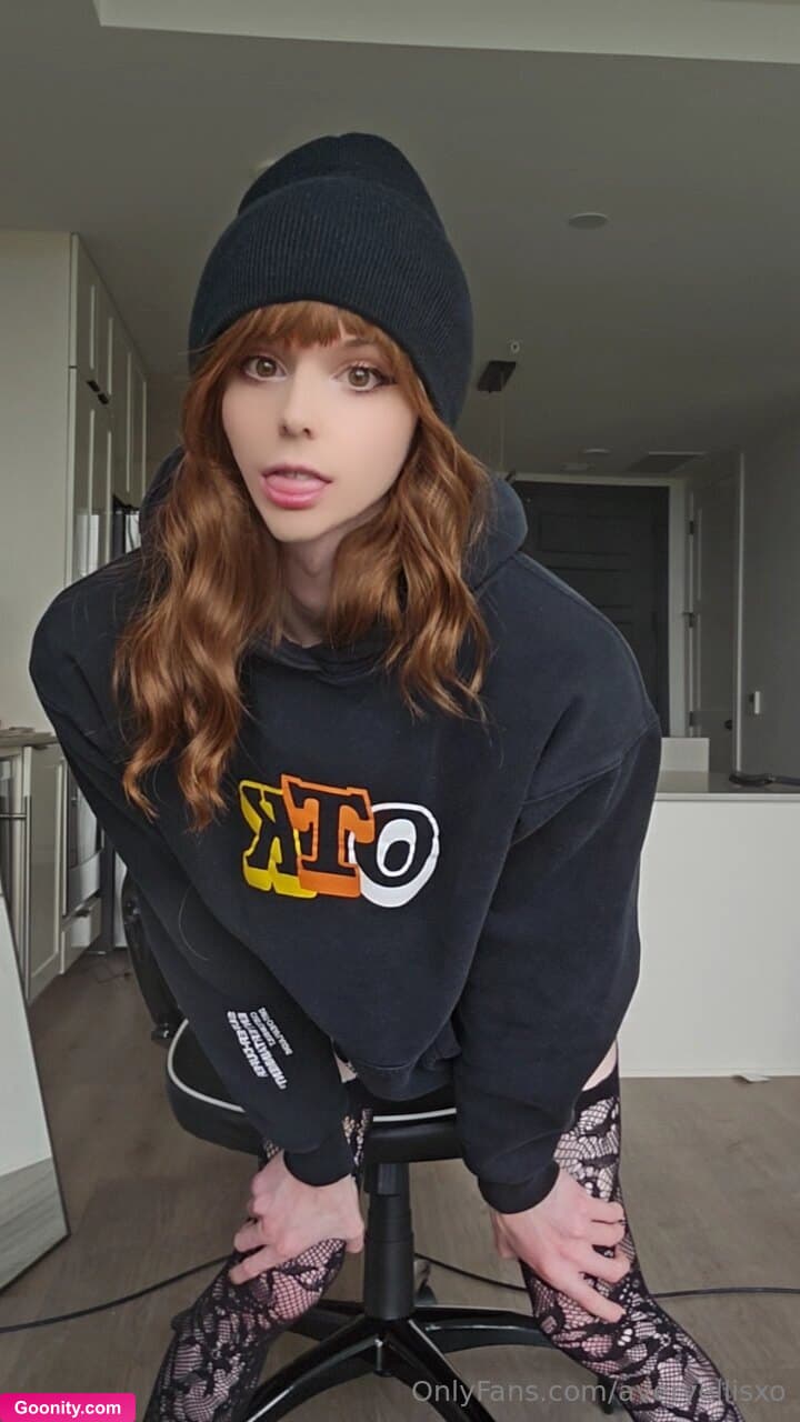 Avery Ellis on OnlyFans - ok i think i lowkey cooked with this outfit today, incase u were wondering this is what i'm usually wearing when i'm relaxing >w<