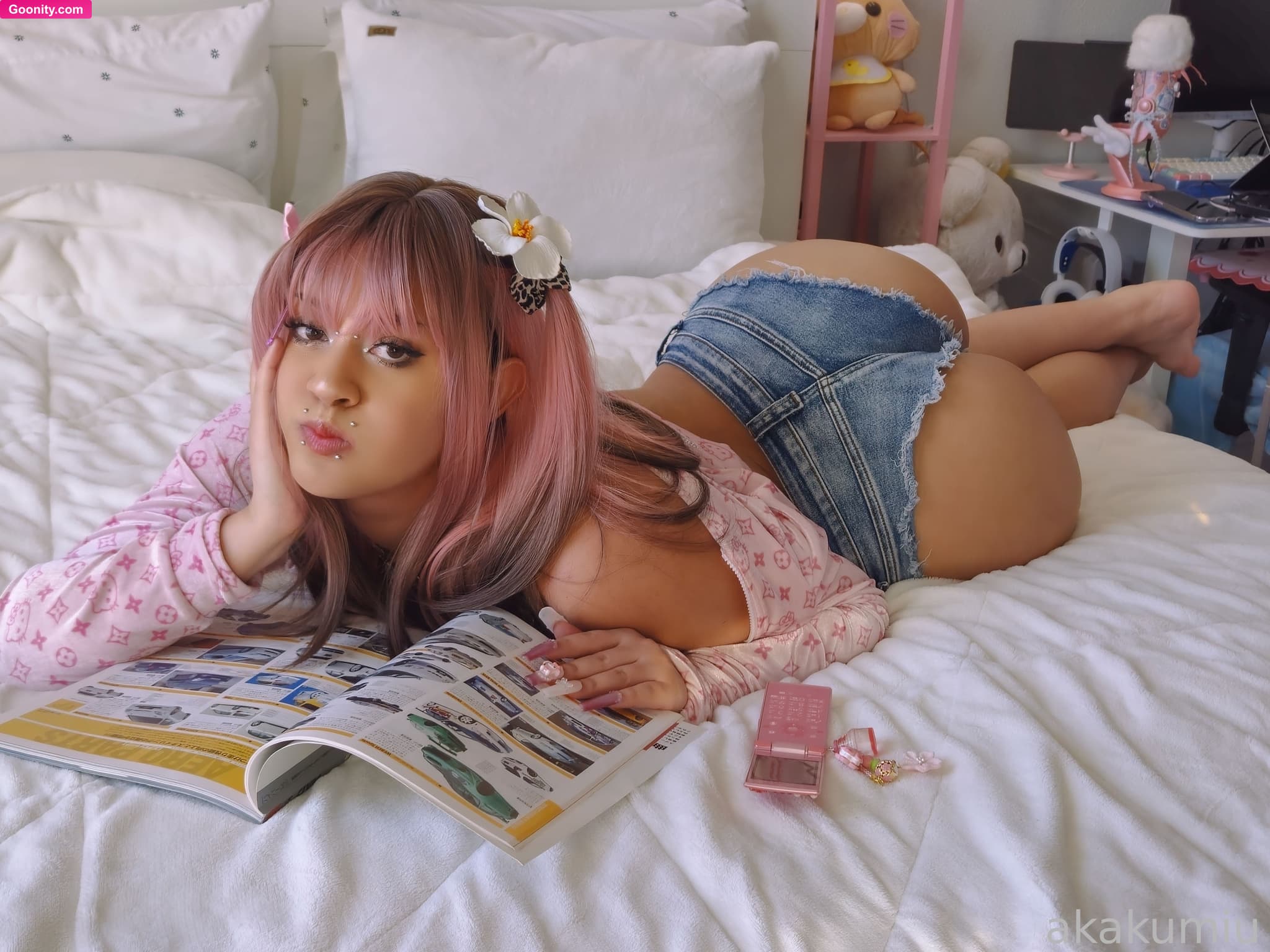 Milkymiu on OnlyFans - This is what I'd do for an EG6 ♡ (One of my dream cars) Also this set is now reminding me of GTA6... I'm excited for that too. Maybe GTA6 cosplay?