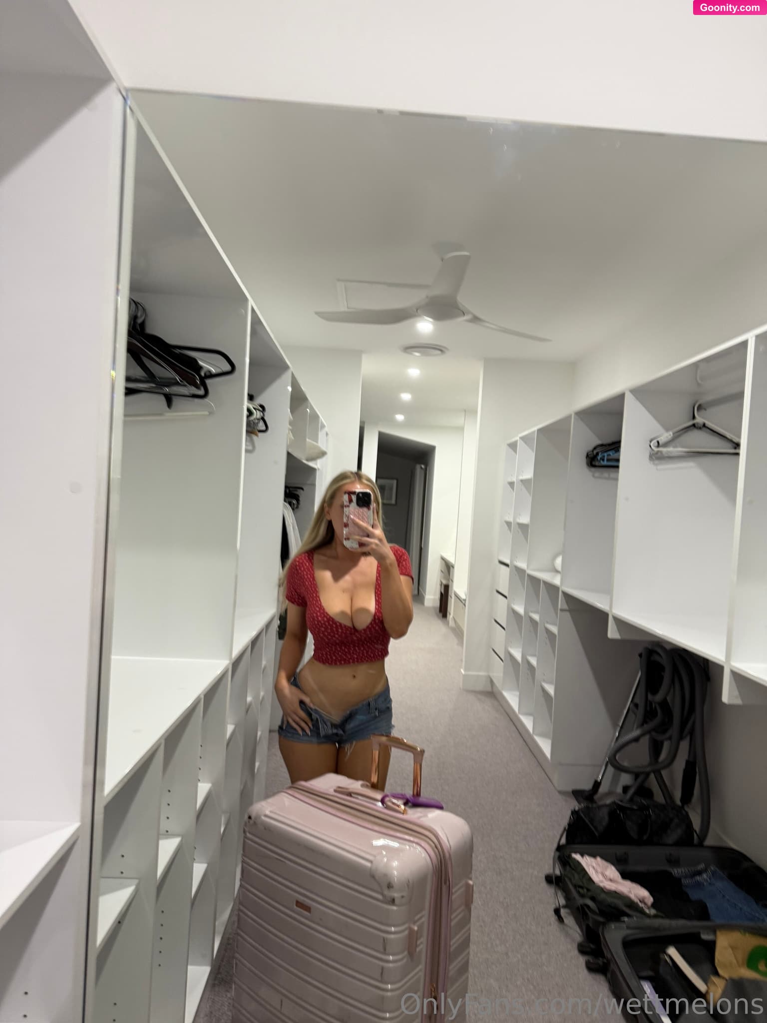 Wettmelons on OnlyFans - what do you think of my outfit for the day? 🥰
