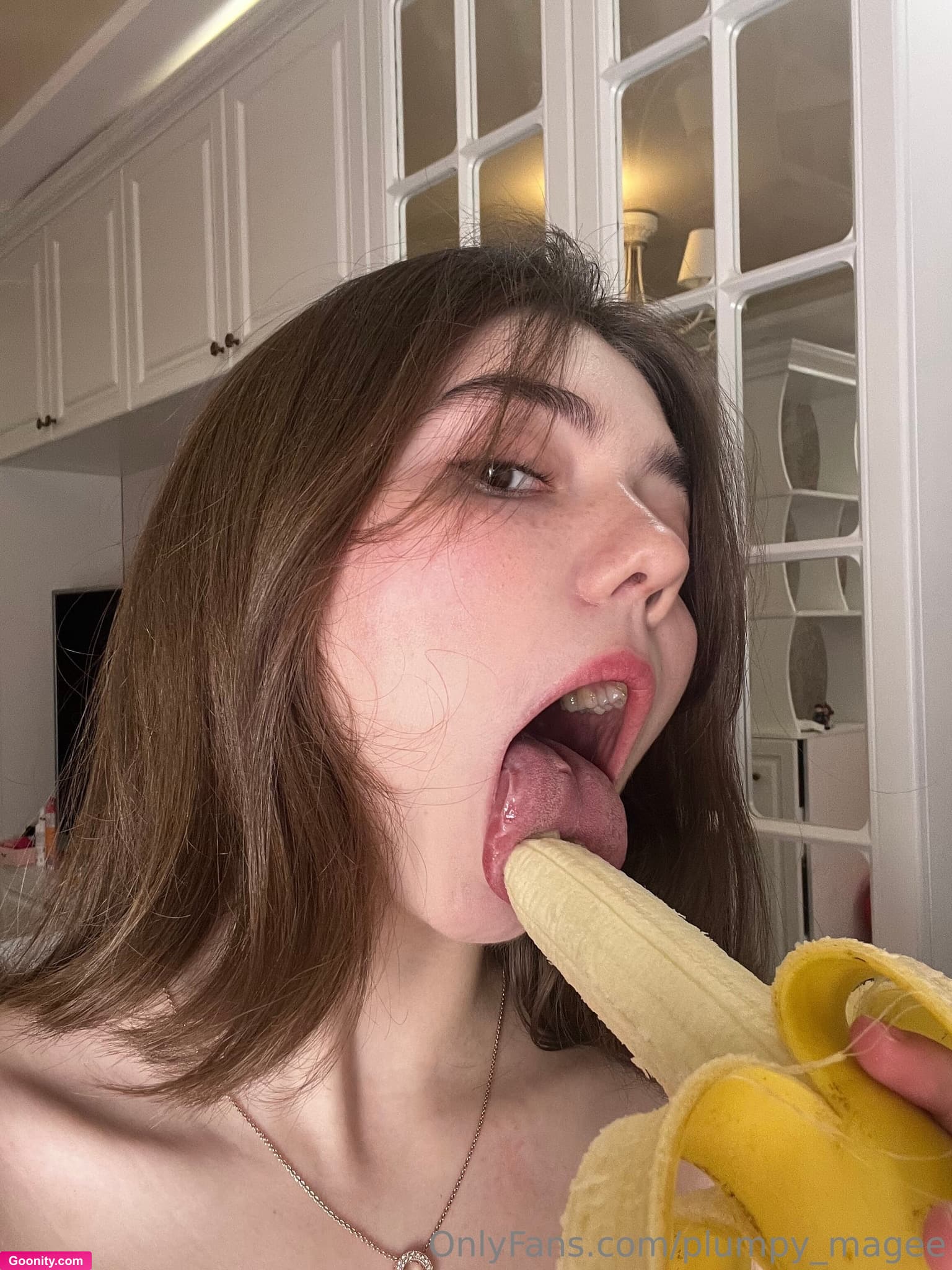 Eva_Plumpy✨ on OnlyFans - just beautiful photos where I suck 🍒