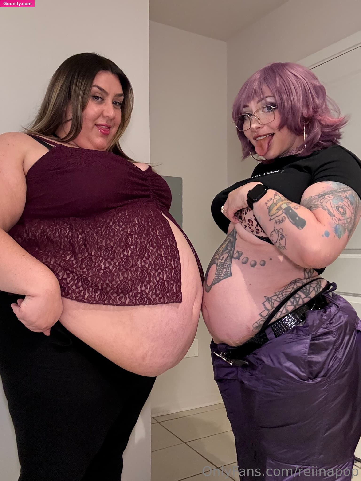 Goddess Reina 🖤😈 on OnlyFans - Here’s some more hot pics of me and Layla - god I miss portillo’s so much!! The blueberry photo set/videos and gantz cosplay photos/videos are still coming btw - I have 2 more days to get all our stuff all packed up 😭😭 so it’s the final count down.. on the bright side there will be so much room for activities after all the furniture and stuff is on the way to the new house!