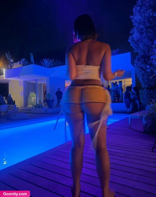Yesjulz on OnlyFans - Photo 382