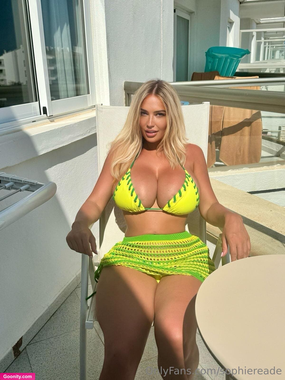 Sophie Reade VIP on OnlyFans - hows your thursday baby?
