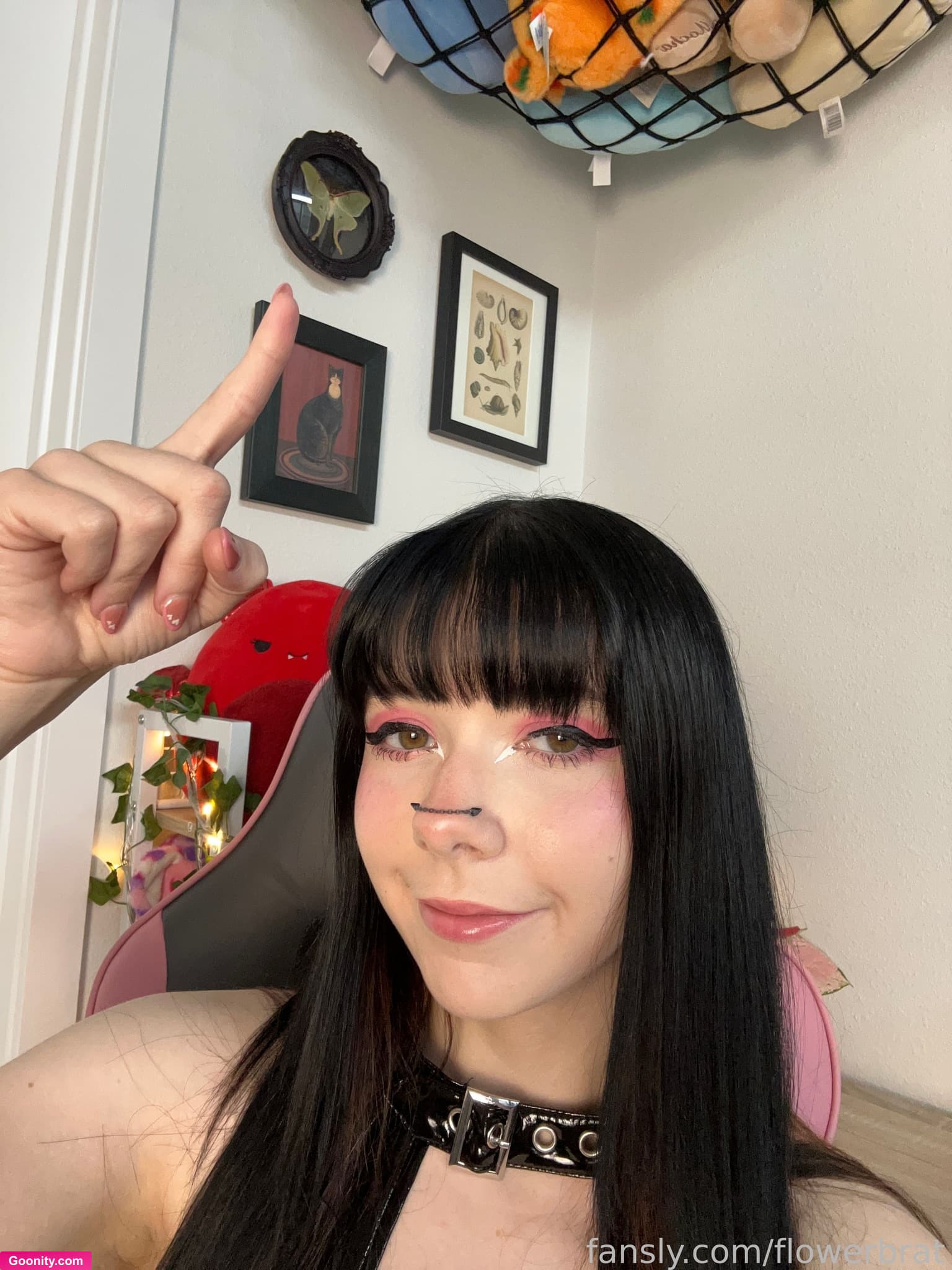 Brat on OnlyFans - I loveee this top! And I hung up new stuff on my wall, the moth is my favorite :3