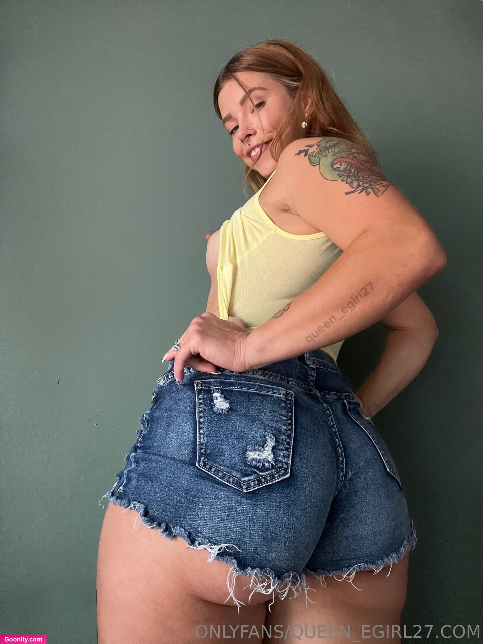 Queen_D on OnlyFans - I took LOTS of pictures hehehe 💦