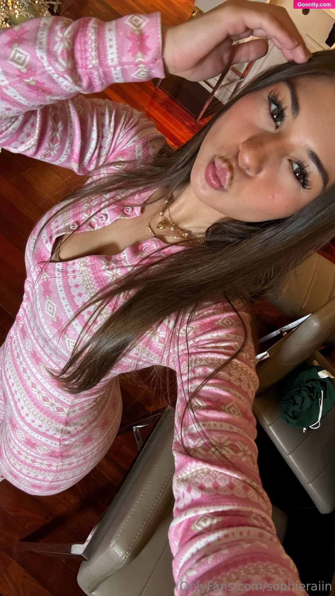 Sophie Rain on OnlyFans - merry christmas 🎄