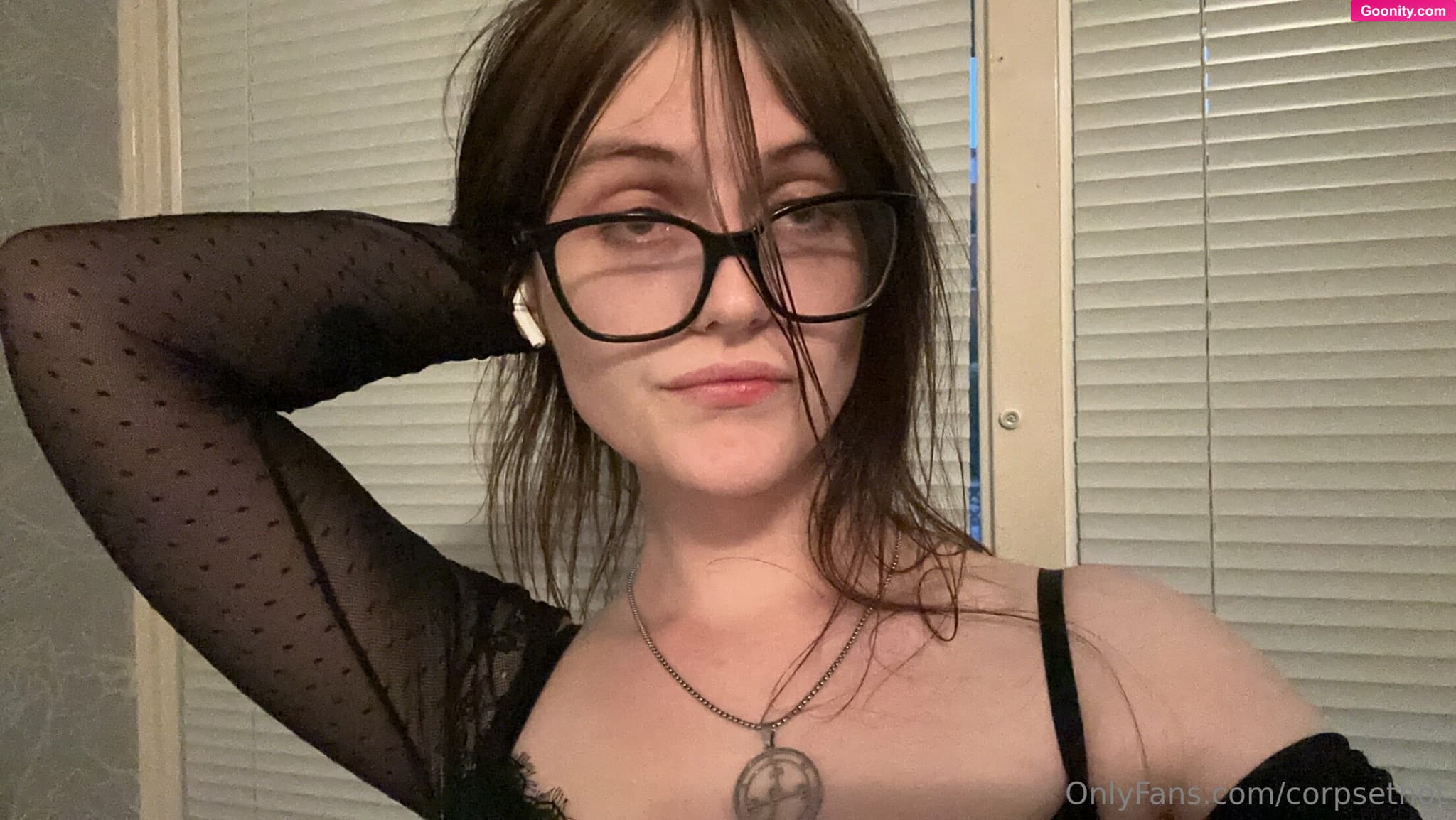eva⛥ on OnlyFans - on my way out to be a slut 😸🤍