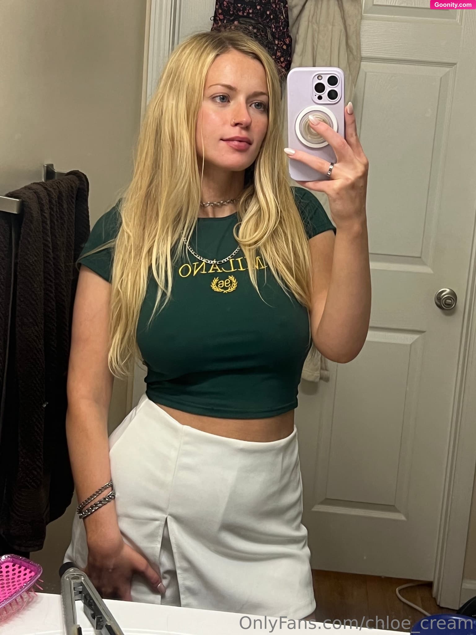 Chloe Cream on OnlyFans - swipe to undress