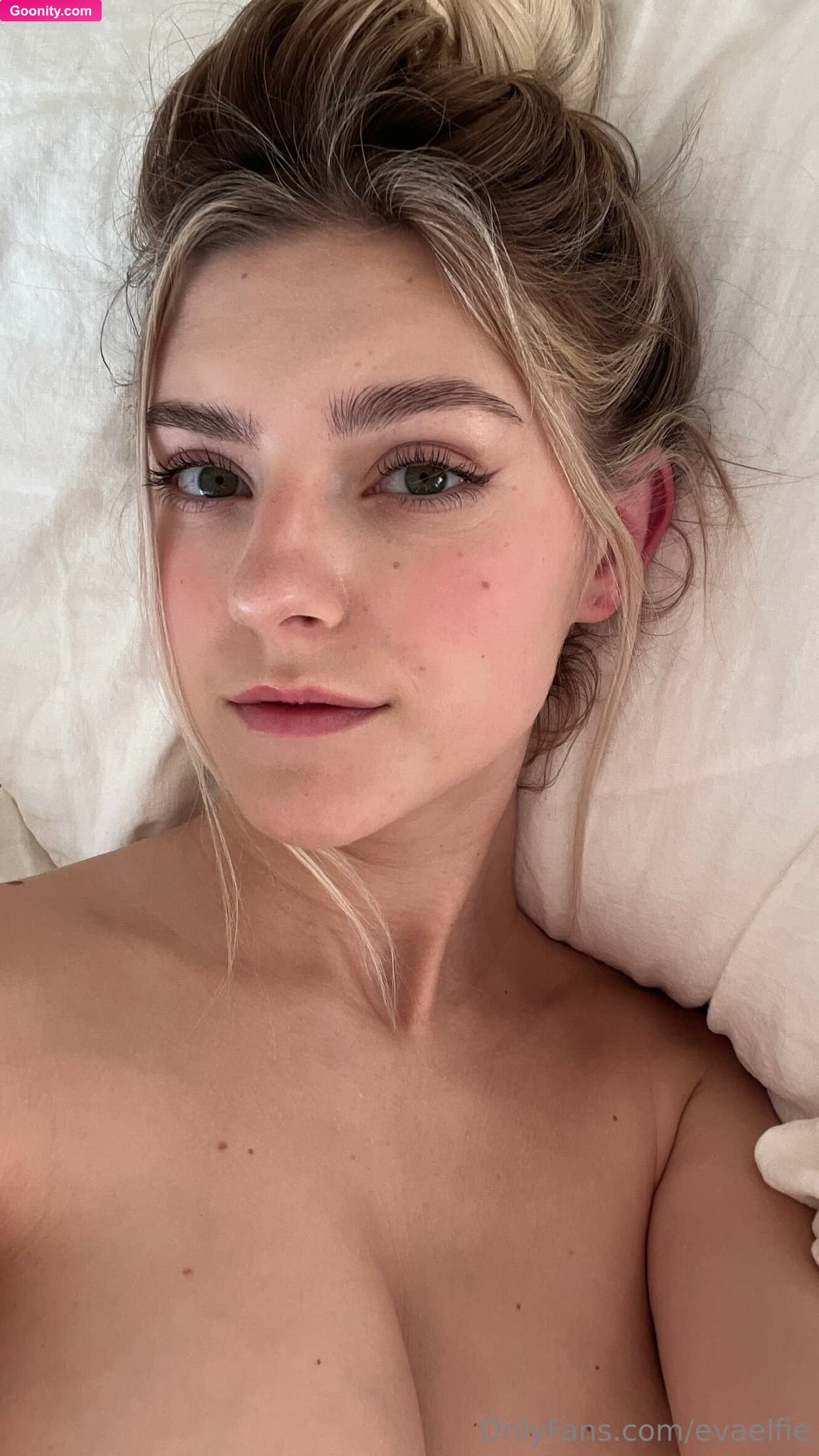 Eva Elfie on OnlyFans - Okay, quick check-in, what’s the vibe today? I’m feeling cut..