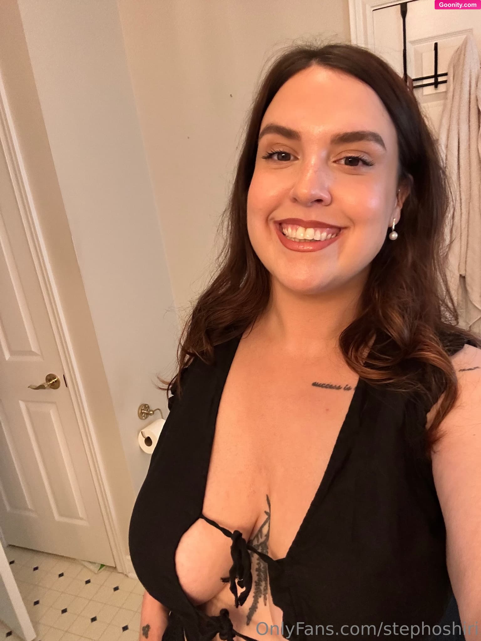 Steph Oshiri on OnlyFans - Goofy smile lol.. hope you all are having a beautiful weeken..