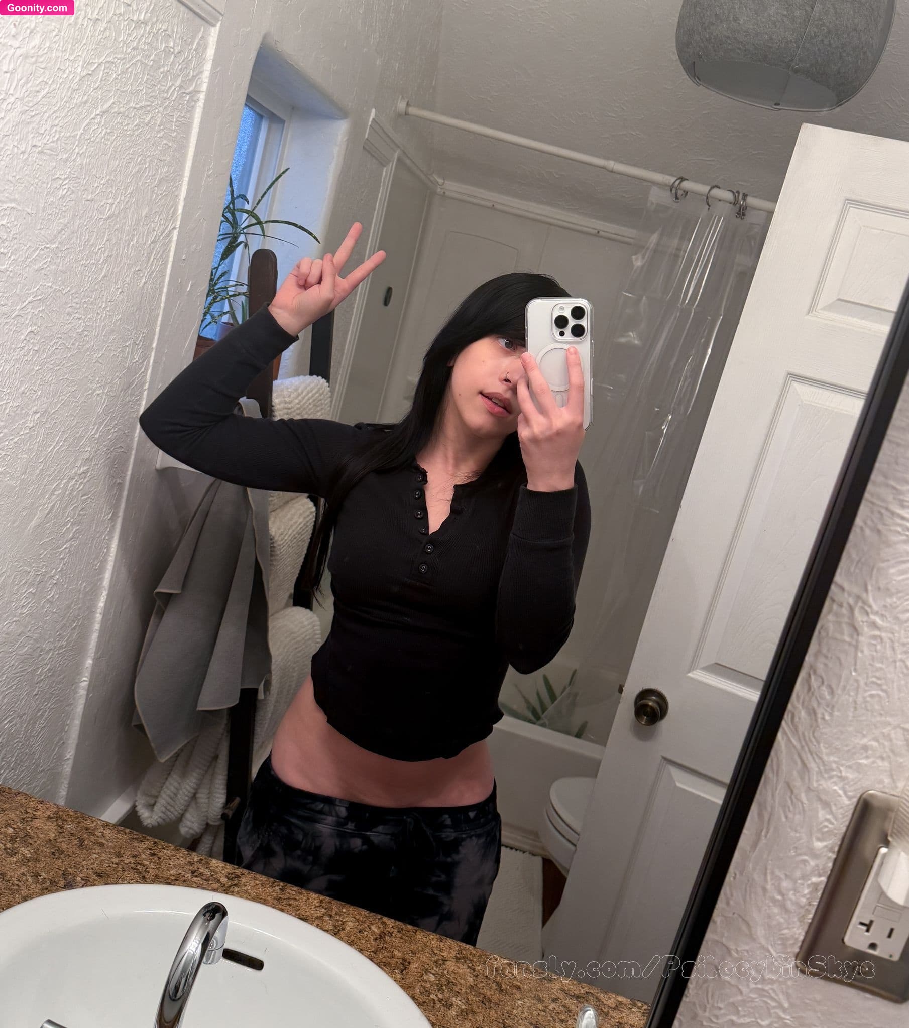 skye ‧₊˚emo waifu on OnlyFans - ˗ˏˋ new no makeup pics >:33 ˎˊ˗ #fyp #emogirl #boobs #piercednips #ghostnips #butt #petite #cute #pretty #nomakeup