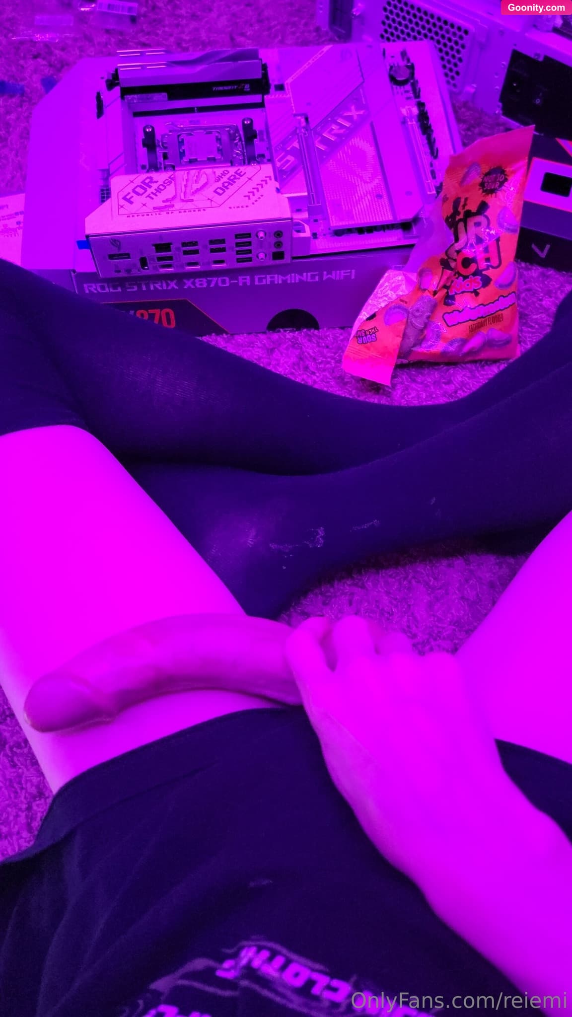 ReiEmi on OnlyFans - putting new cpu in my pc and i couldnt stop leaking on my thigh highs 🥴