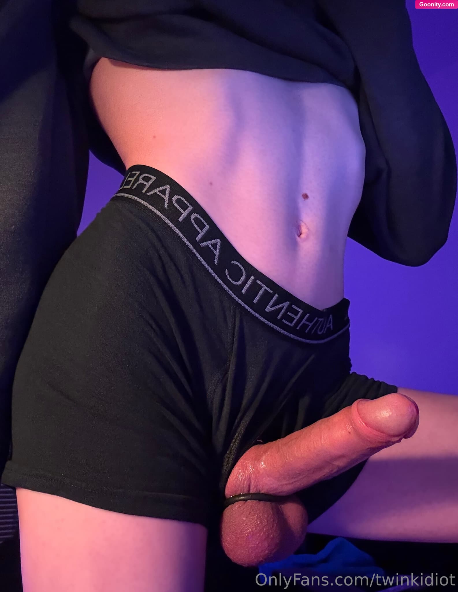 idiot on OnlyFans - just some pictures of my bulge and conk :3 new video tomorroowwwwwww!!