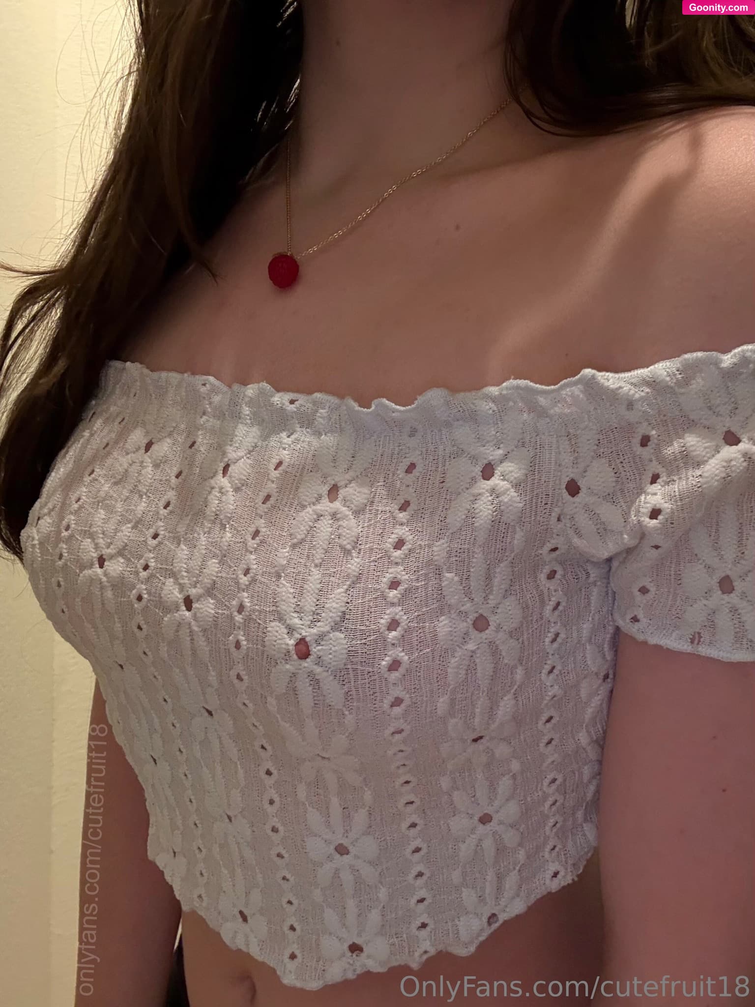 Rita 🍓🌱 on OnlyFans - thank god i never got a boob job 🙈