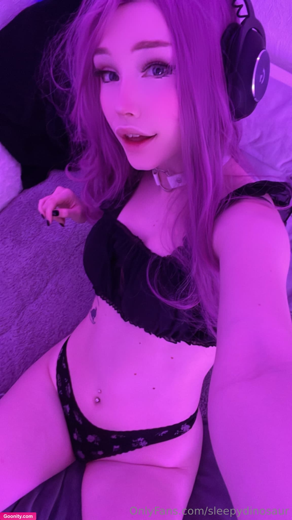 Josey on OnlyFans - Lay your head on those thights. I´ll pet your head🥳