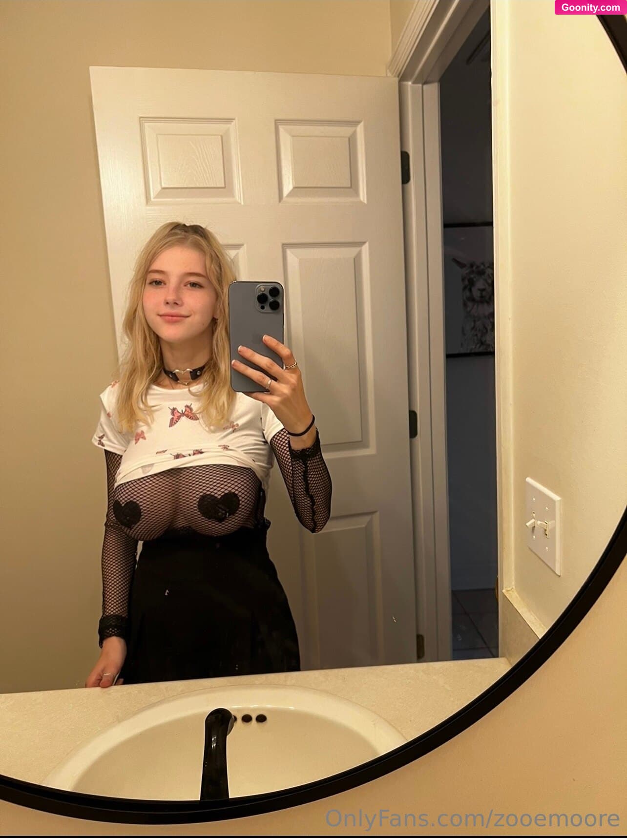 Zoe on OnlyFans - who up? đ