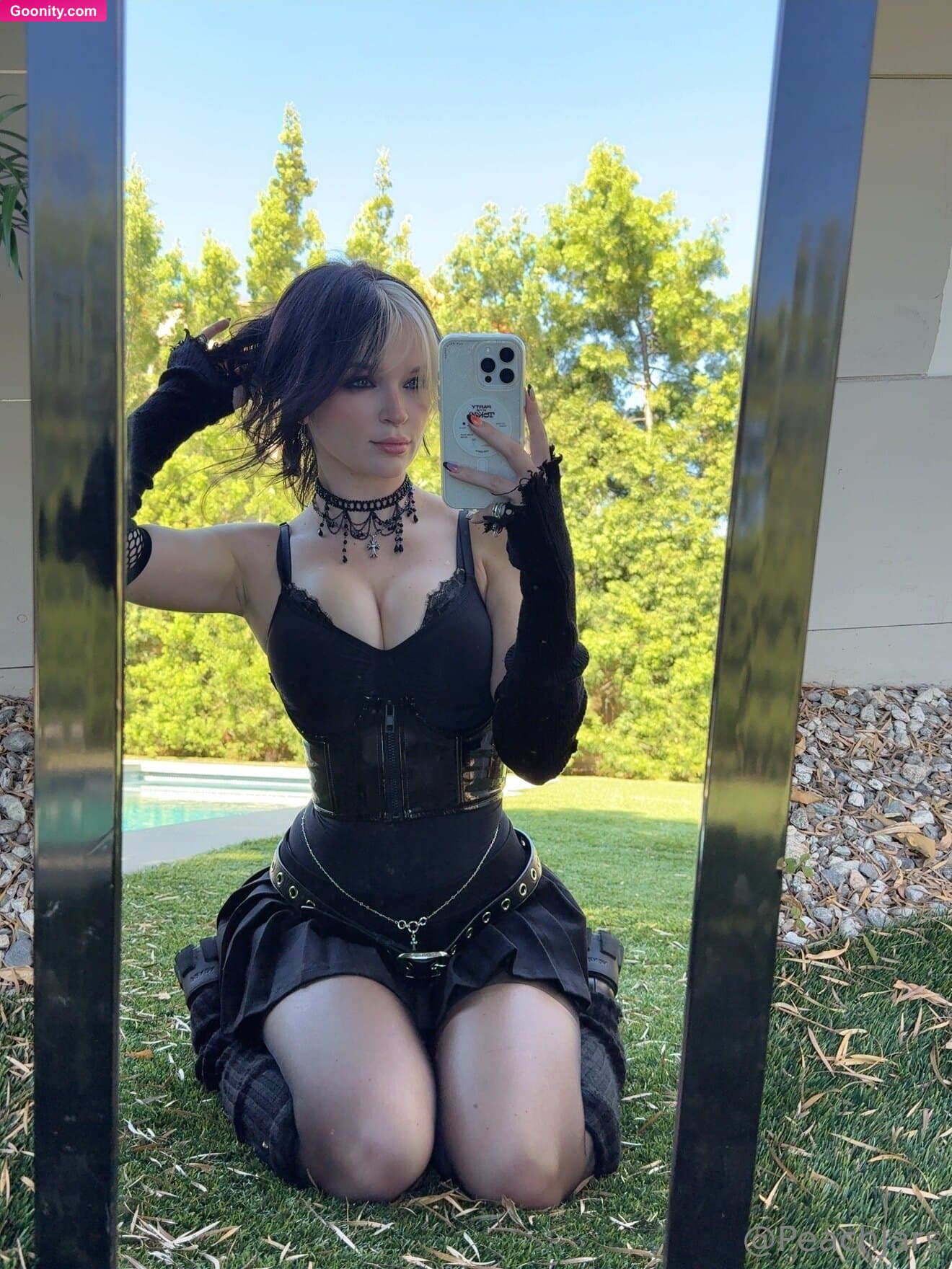 PeachJars on OnlyFans - if you tip $10 I’ll send you the better pictures I took in t..