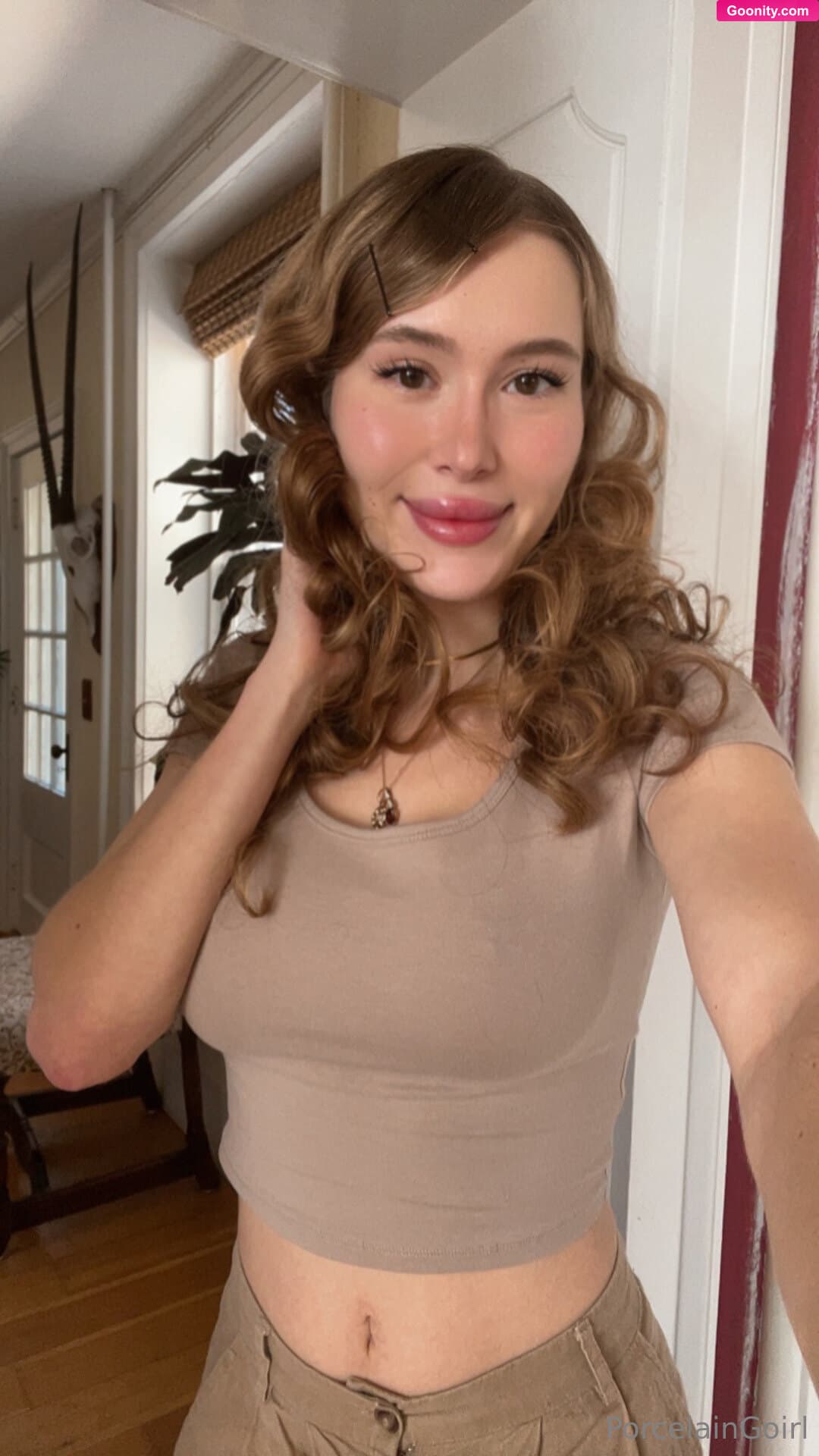 Rosealine on OnlyFans - Me being excited seeing your messages