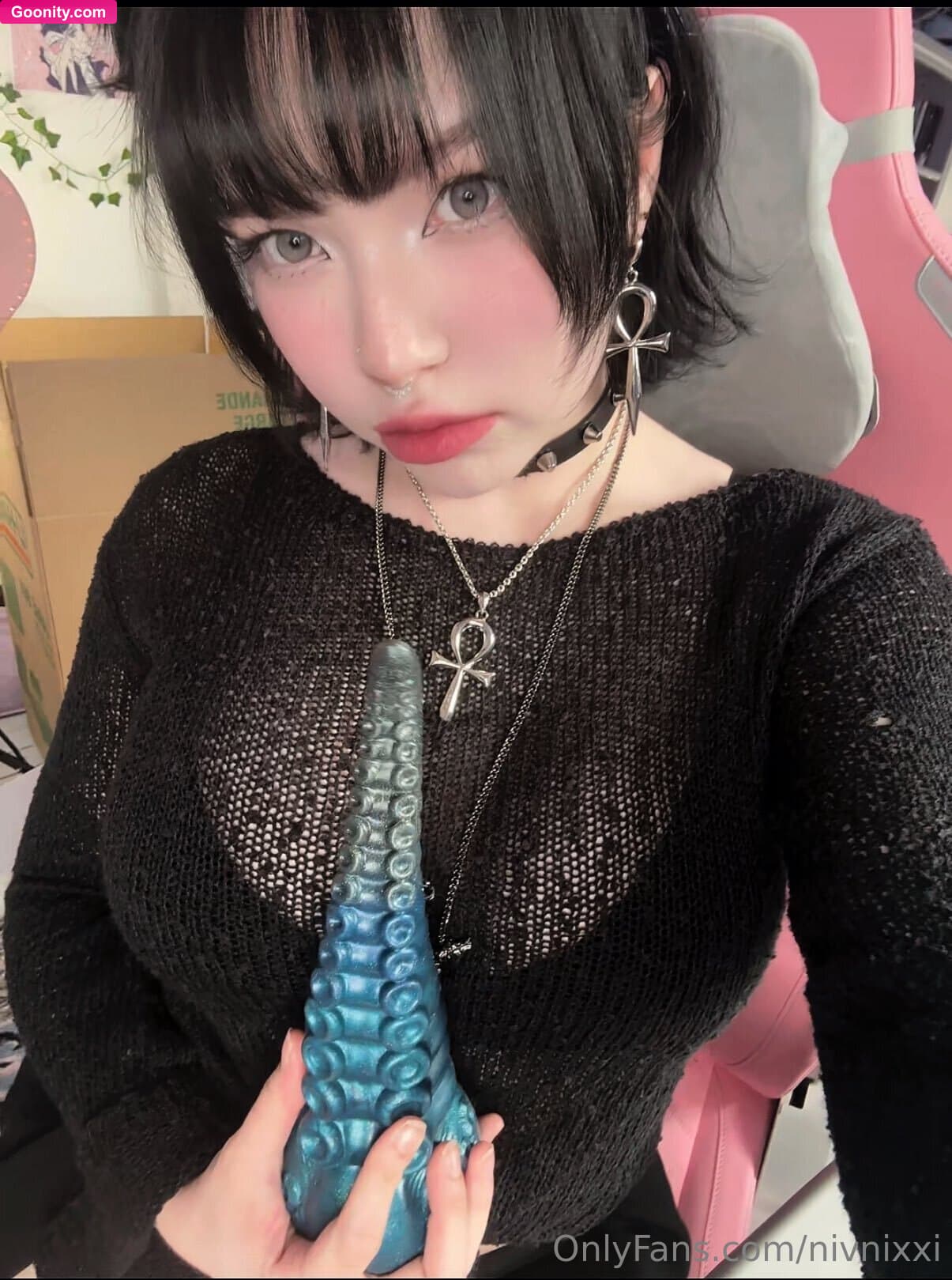 Nixxi on OnlyFans - Guess what I'm sending out this week 😈 riding my tentacle dildo full video cumming this week!! This one is gonna be so good I'm so excited for you to watch it! In the meantime I just sent a little EXPLICIT teaser for super cheap to dms, so you can see me play with this toy and entertain yourself while the long video drops<3 :)